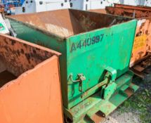 Forklift tipping skip A440997