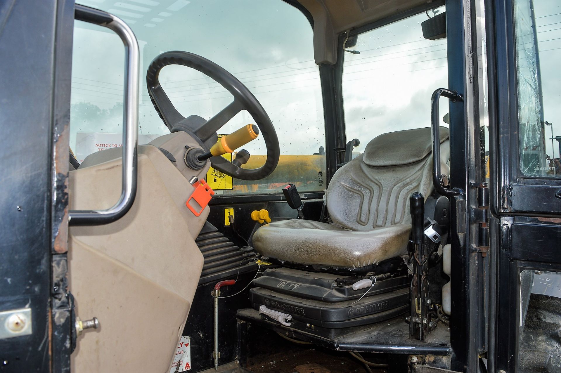 JCB 532-120 12 metre telescopic handler Year: 2001 S/N: 782662 Recorded Hours: 1510 VC - Image 12 of 13