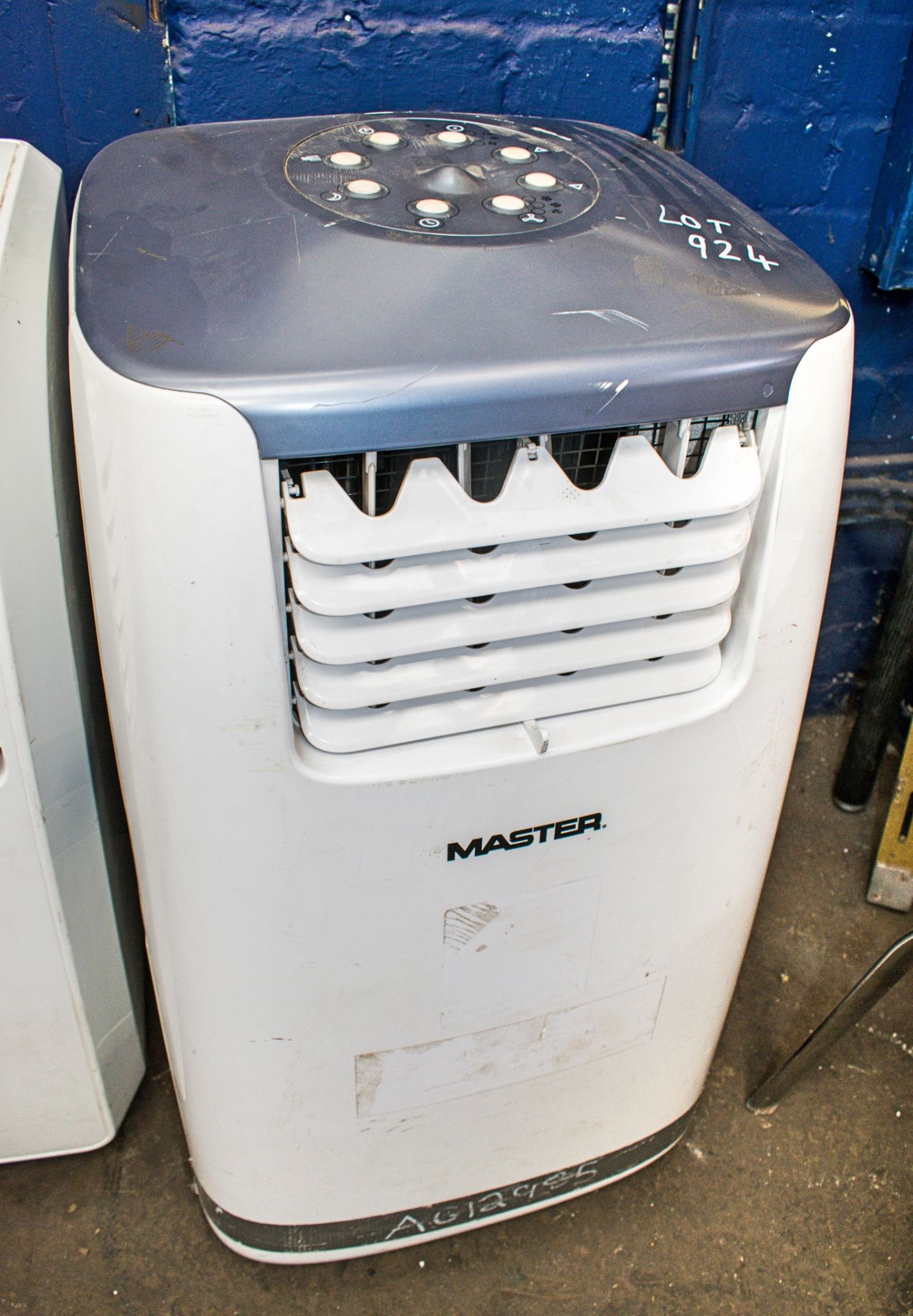 Master 240v air conditioning unit A612985