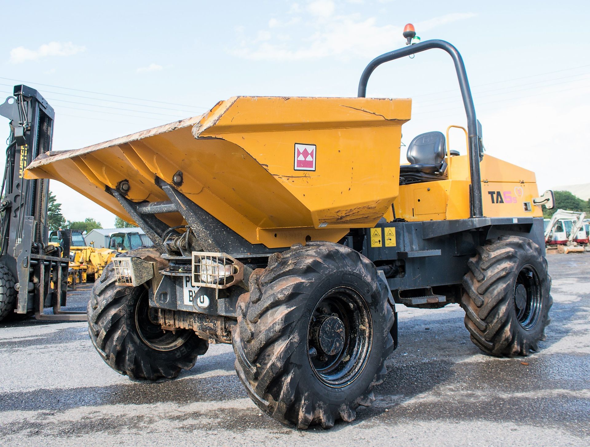 Terex TA6s 6 tonne swivel skip dumper Year: 2015 S/N: EFAPR7876 Recorded Hours: 711