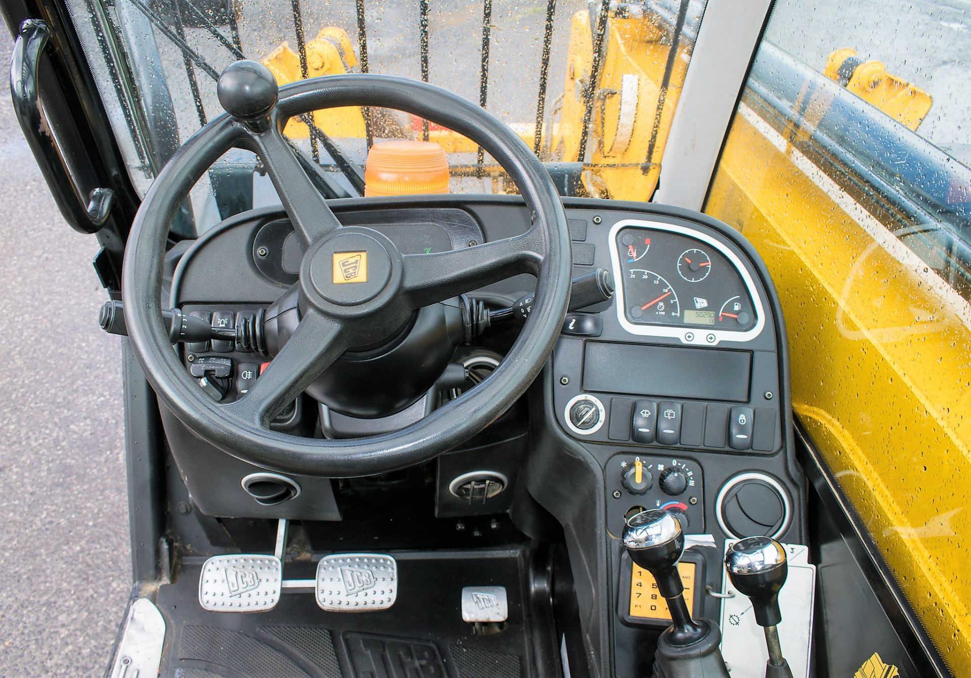 JCB 533-105 10.5 metre telescopic handler Year: 2012 S/N: 2145316 Recorded Hours: 5029 - Image 13 of 14