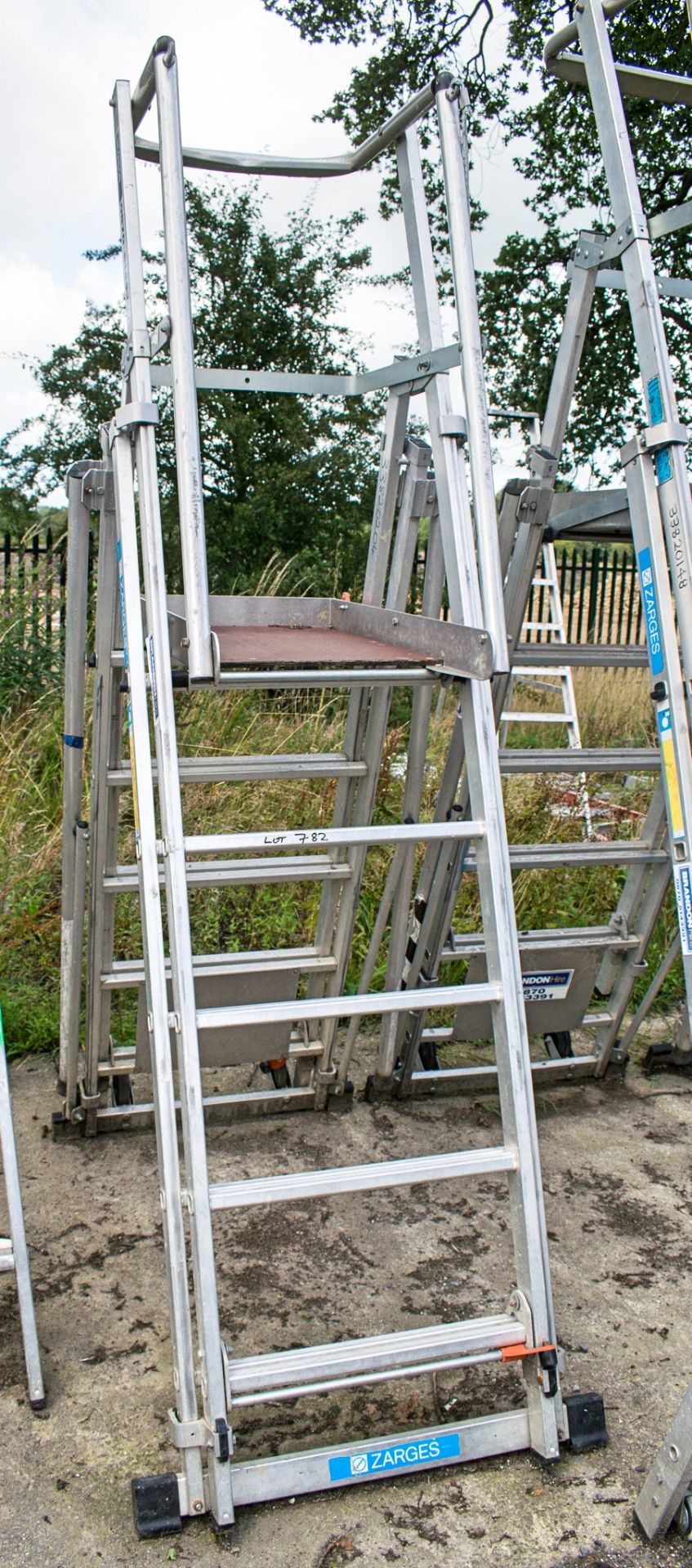 Zarges extending aluminium step ladder 33820204