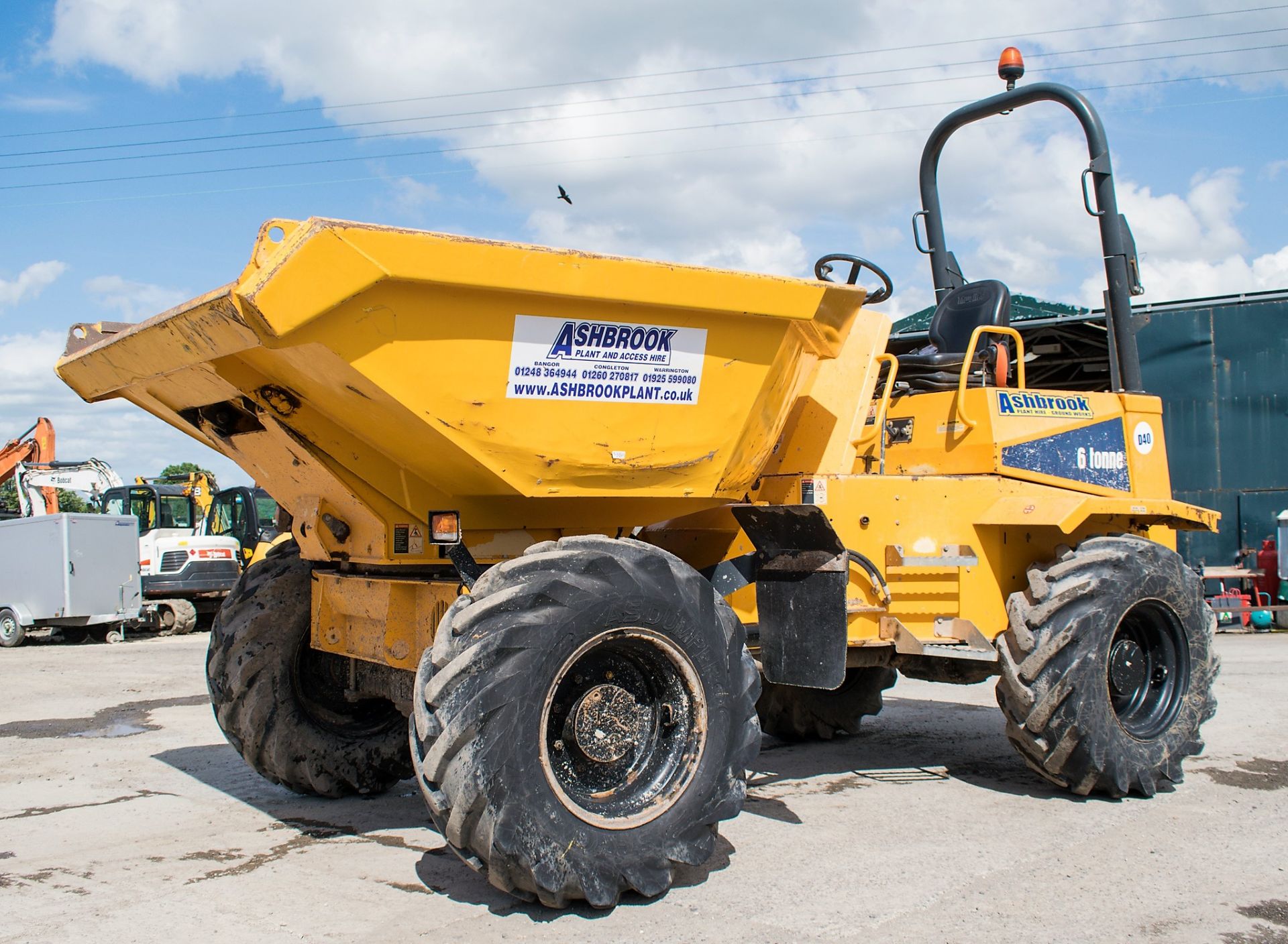 Thwaites 6 tonne swivel skip dumper Year: 2013 S/N: C5599 Recorded Hours: 1645 D40