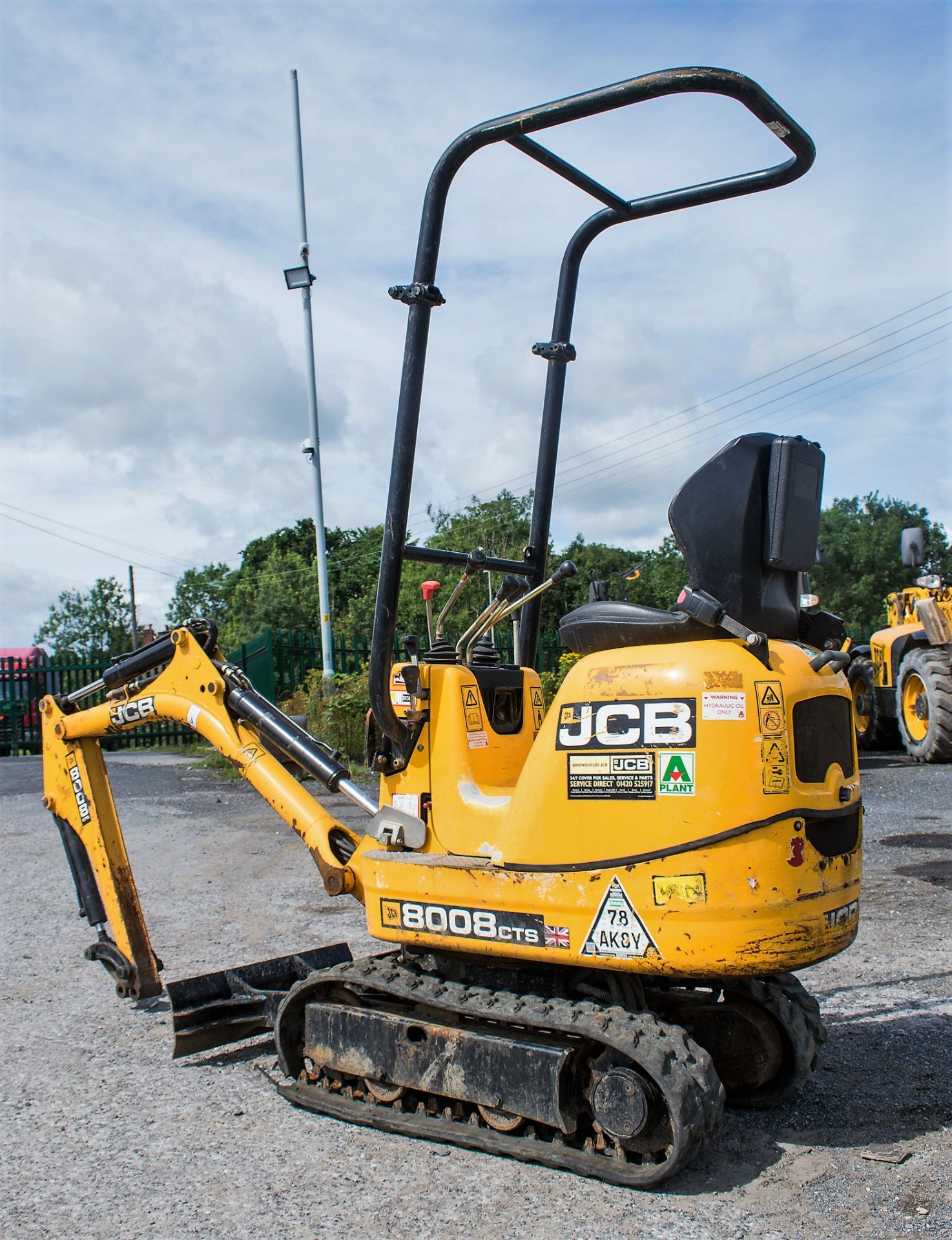 JCB 8008 CTS 0.8 tonne rubber tracked micro excavator Year:2014 S/N: 2410657 Recorded Hours: 886 - Image 3 of 12