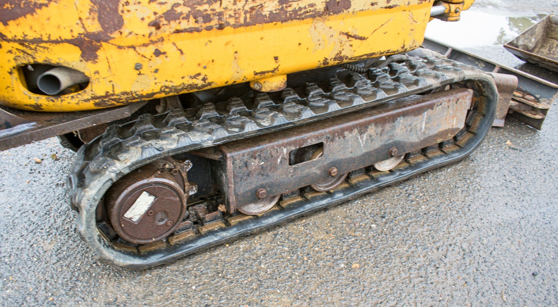 JCB 8008 0.8 tonne rubber tracked micro excavator Year: 2006 S/N: 1148840 Recorded Hours: 747 blade, - Image 8 of 12