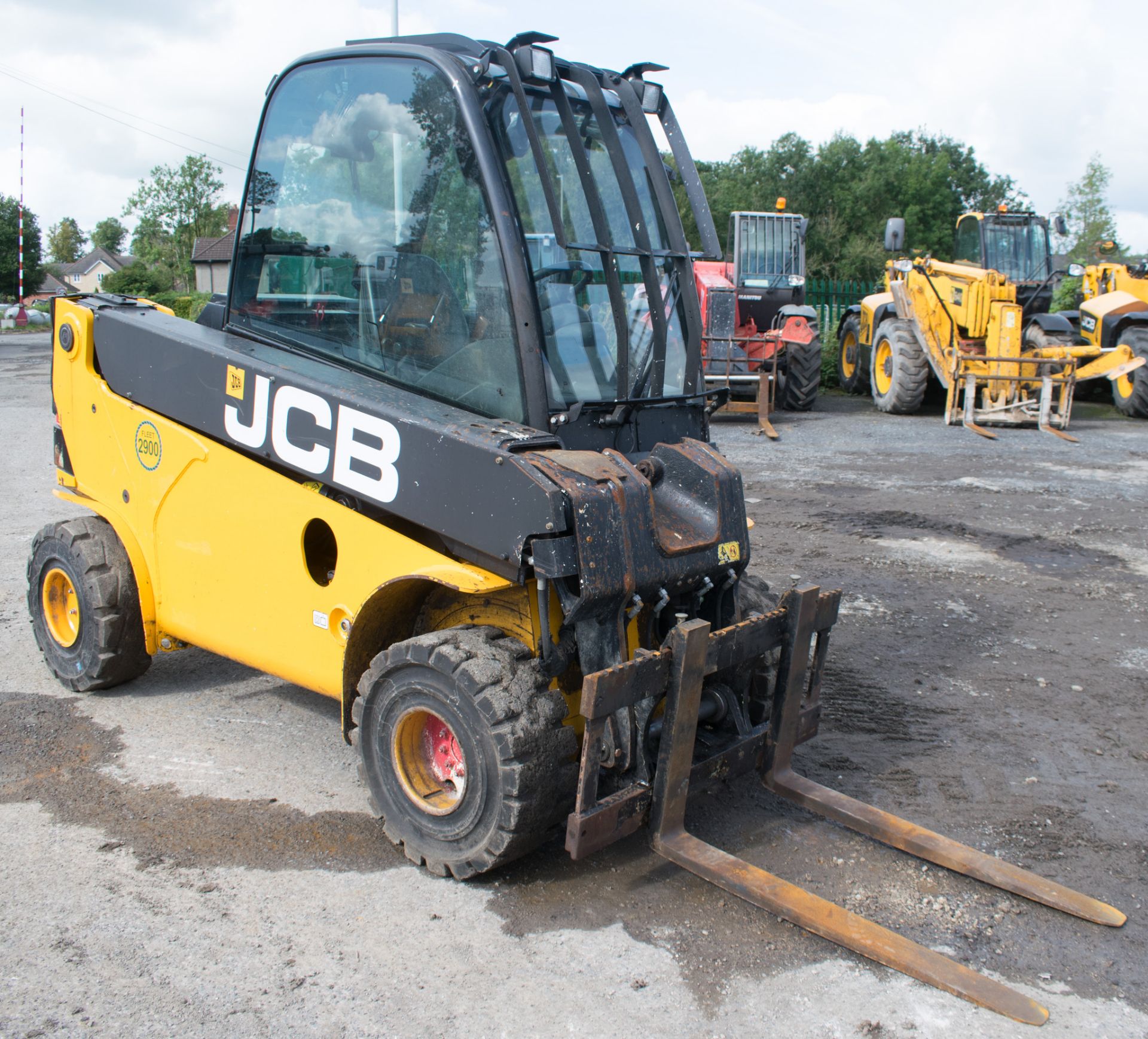 JCB TLT 35D 4wd Teletruck fork lift truck Year: 2014 S/N: 2252900 Recorded hours: 2857 - Image 5 of 8