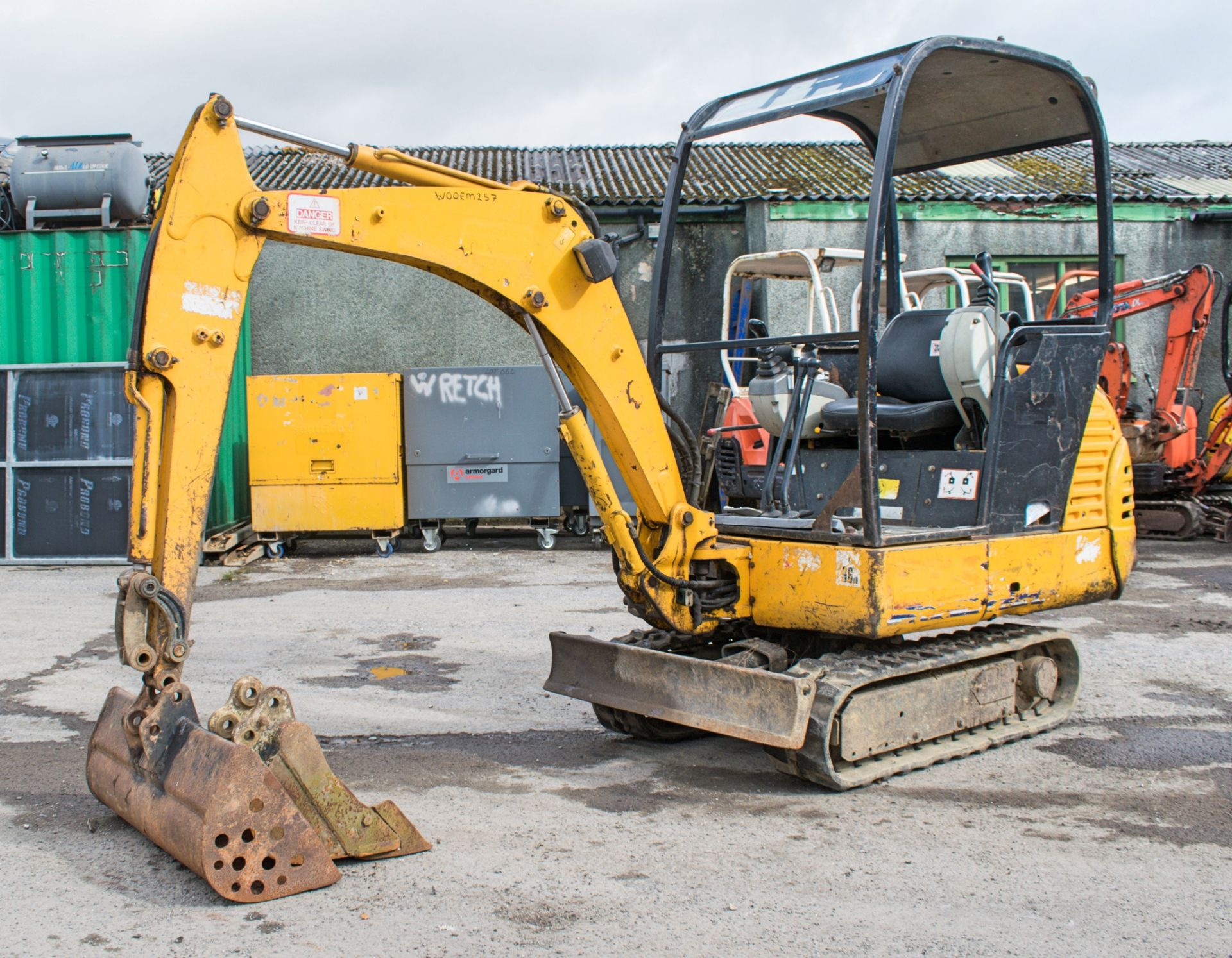 JCB 8015 1.5 tonne rubber tracked mini excavator Year: 2004 S/N: 1021875 Recorded Hours: 3217