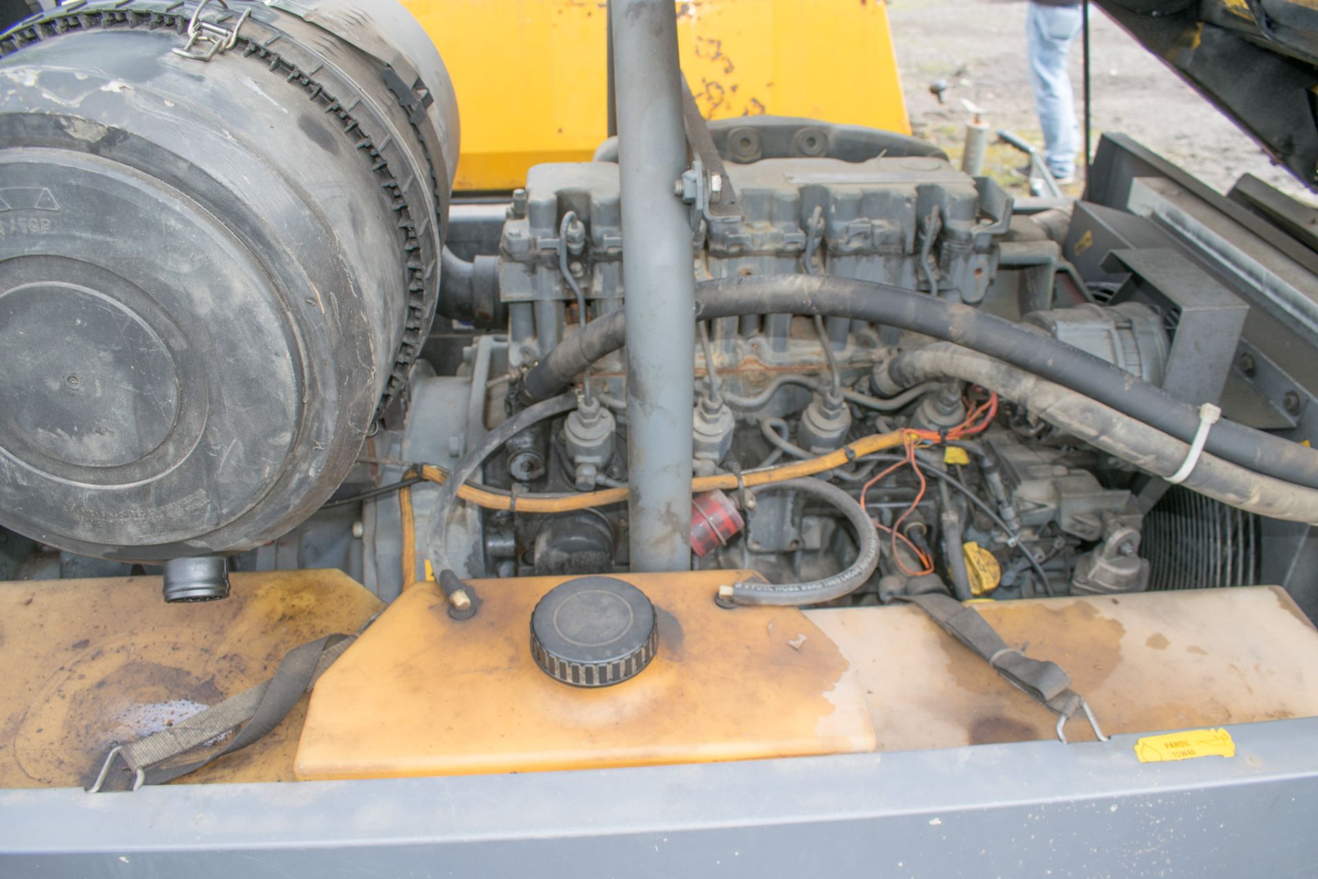 ATLAS COPCO XAS 137 diesel driven mobile air compressor Year: 2008 S/N: 703391 Recorded hours: - Image 3 of 4