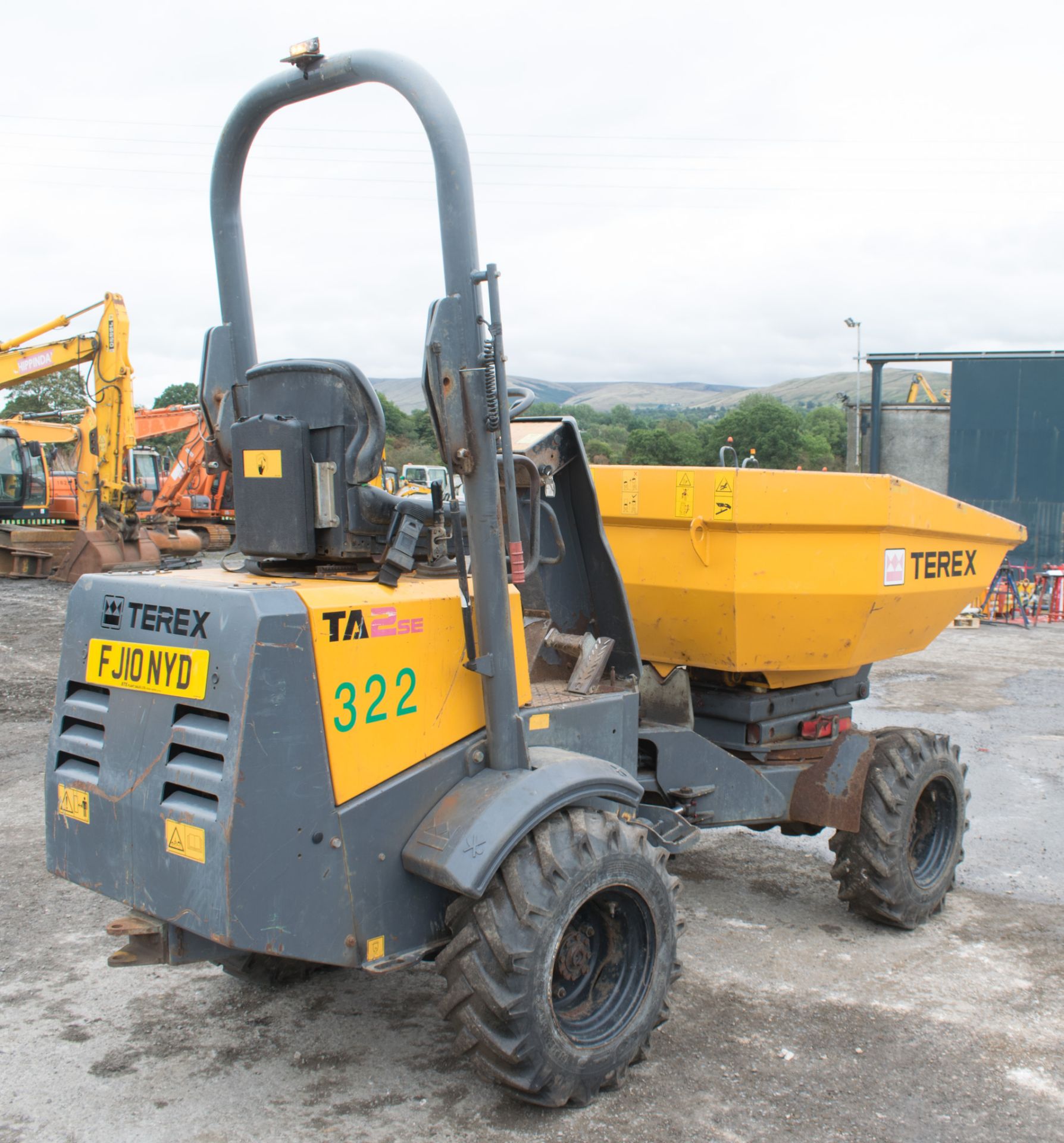 TEREX TA2SE high tip swivel skip dumper Year: 2010 S/N: 3MP1594 Recorded hours: hour clock not - Image 4 of 13