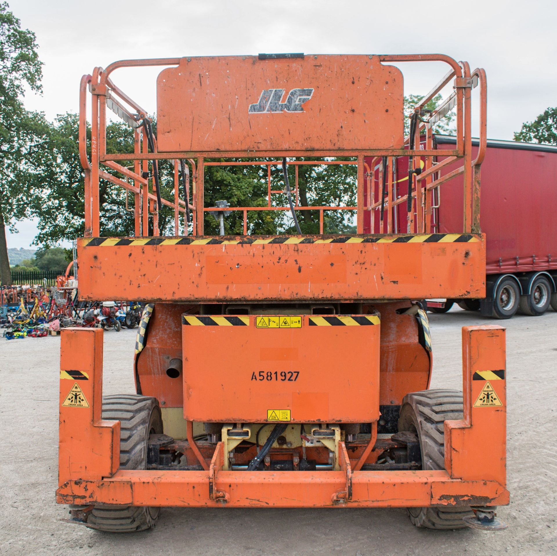 JLG 3594RT diesel driven 4x4 scissor lift Year: 2012 S/N: 210712 Recorded Hours: 641 A581927 - Image 6 of 14