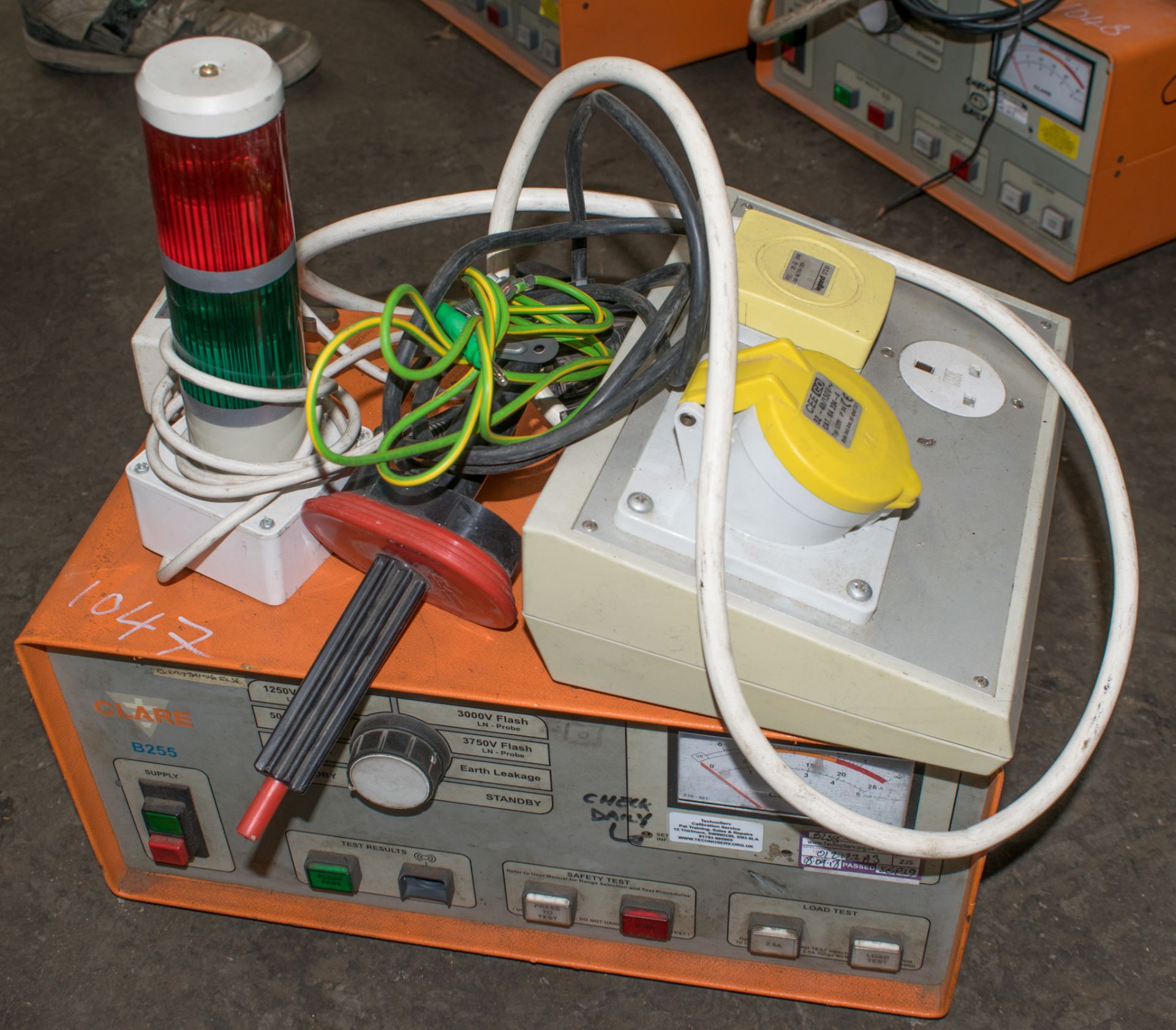 CLARE B255 portable appliance tester Complete with socket box, beacon and H.T. probe