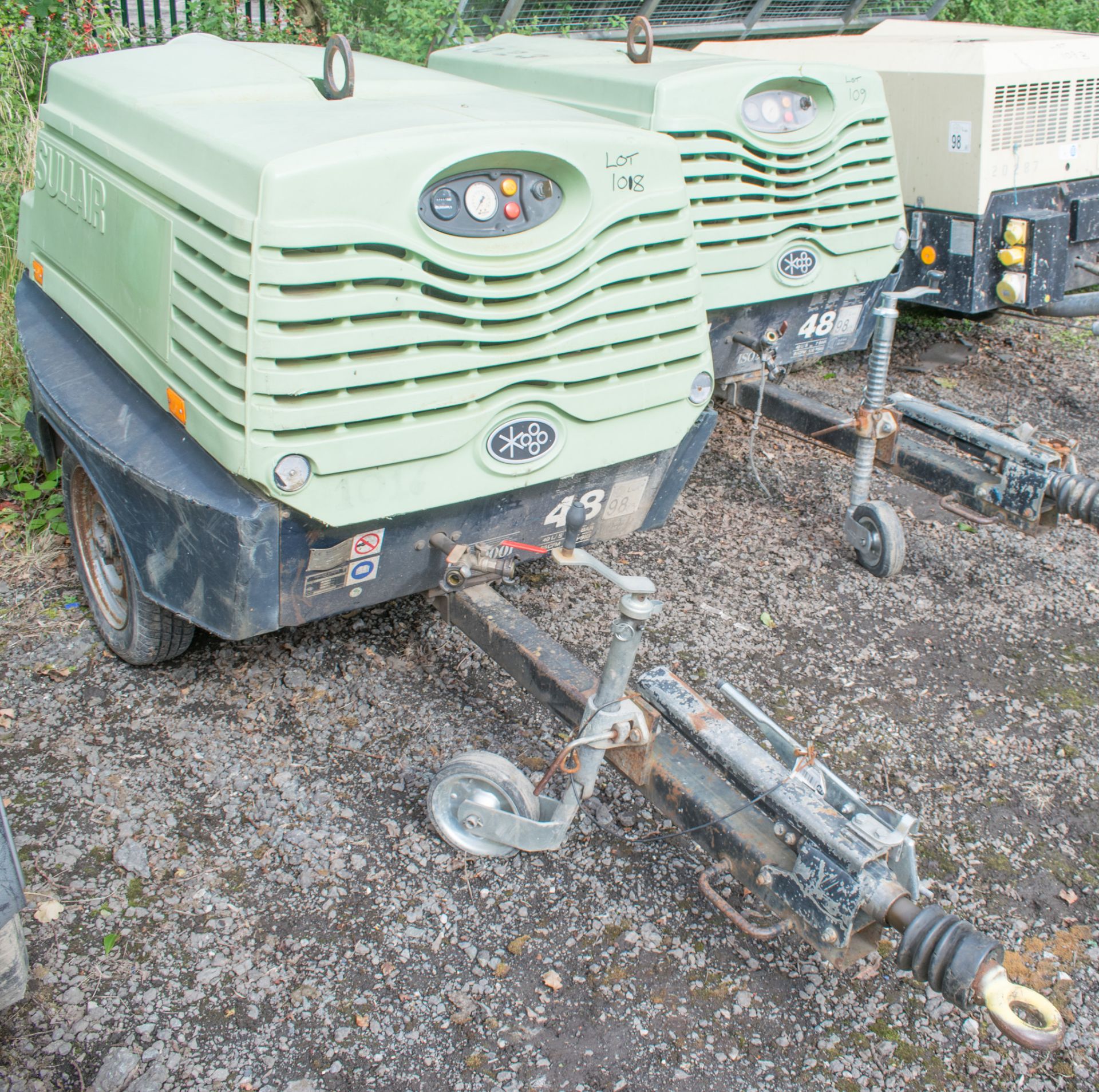 SULLAIR 48K diesel driven mobile air compressor Year: 2007 S/N: 348805 Recorded hours: 957 1016