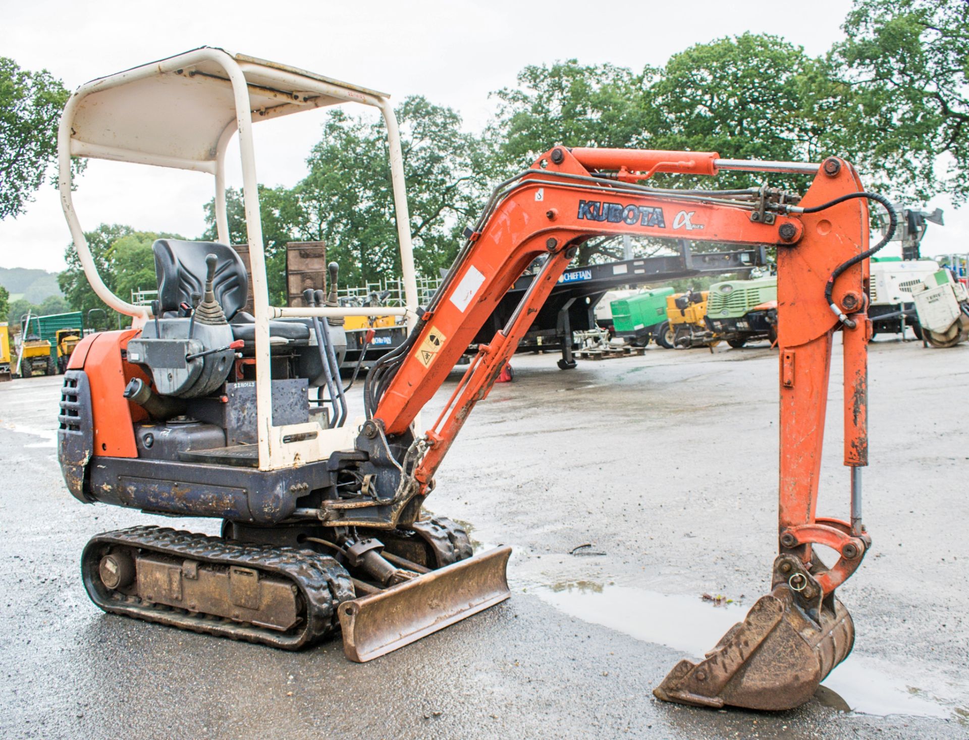 Kubota KX36-2 1.5 tonne rubber tracked excavator Year: 2004 S/N: 7058884 Recorded Hours: 2628 - Image 2 of 12