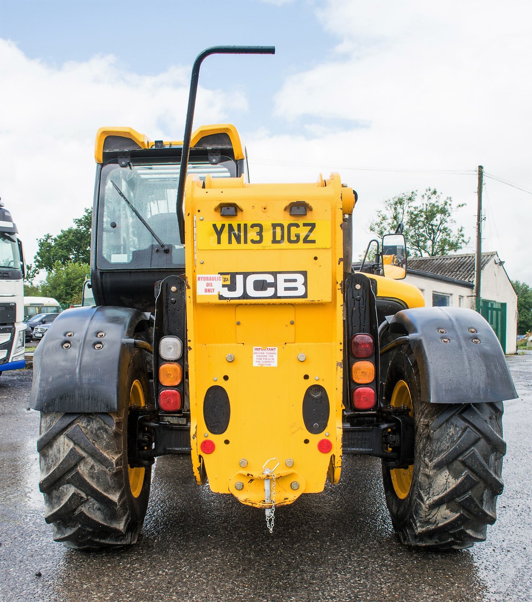 JCB 533-105 10.5 metre telescopic handler Date of Registration: 2013 S/N: 2149316 Recorded hours: - Image 6 of 14