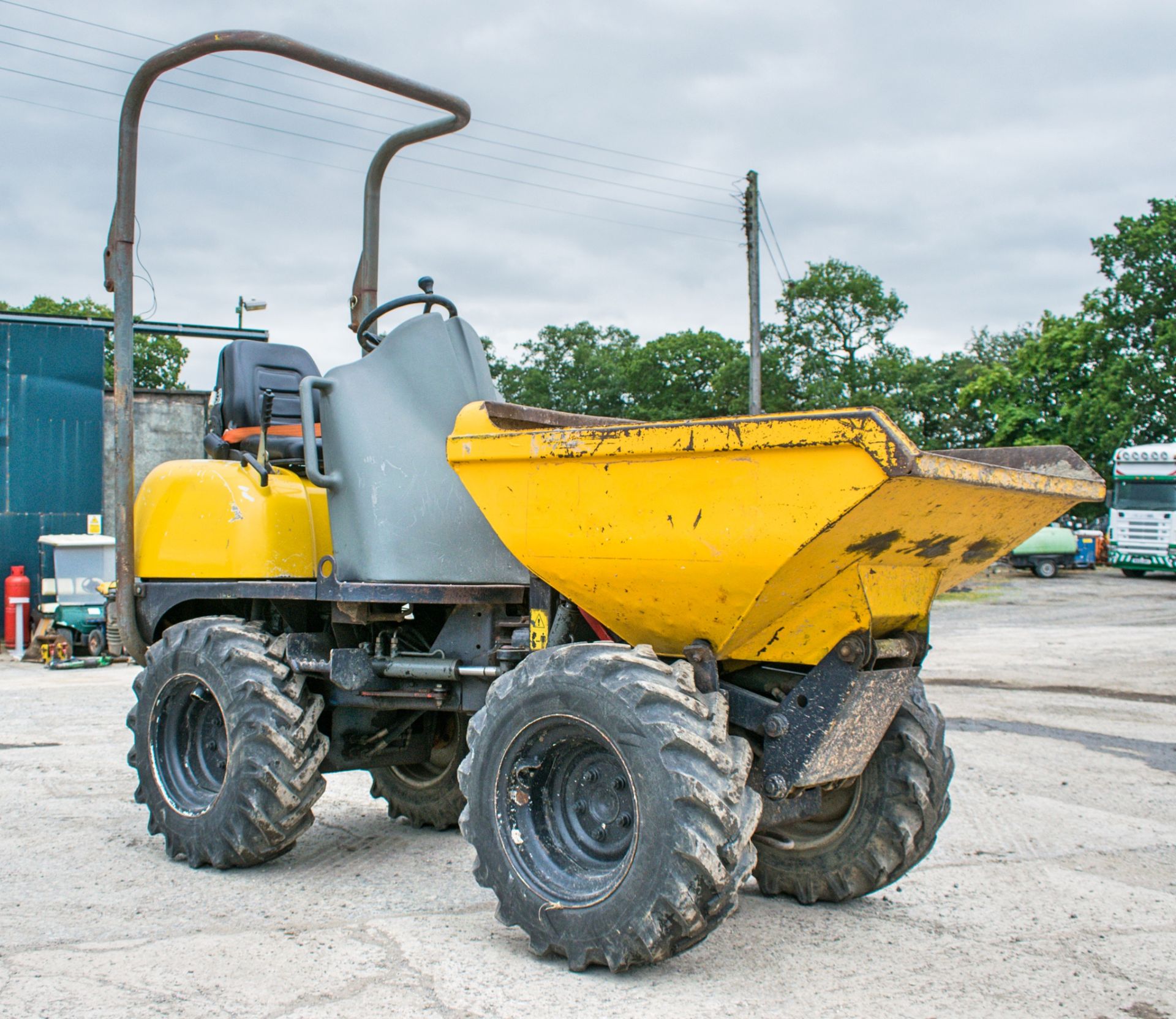 Lifton 850 850kg hi-tip dumper Year: 2003 S/N: 000661 Recorded Hours: 1679 W00DM675 - Image 2 of 14