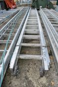 Triple stage extending aluminium ladder