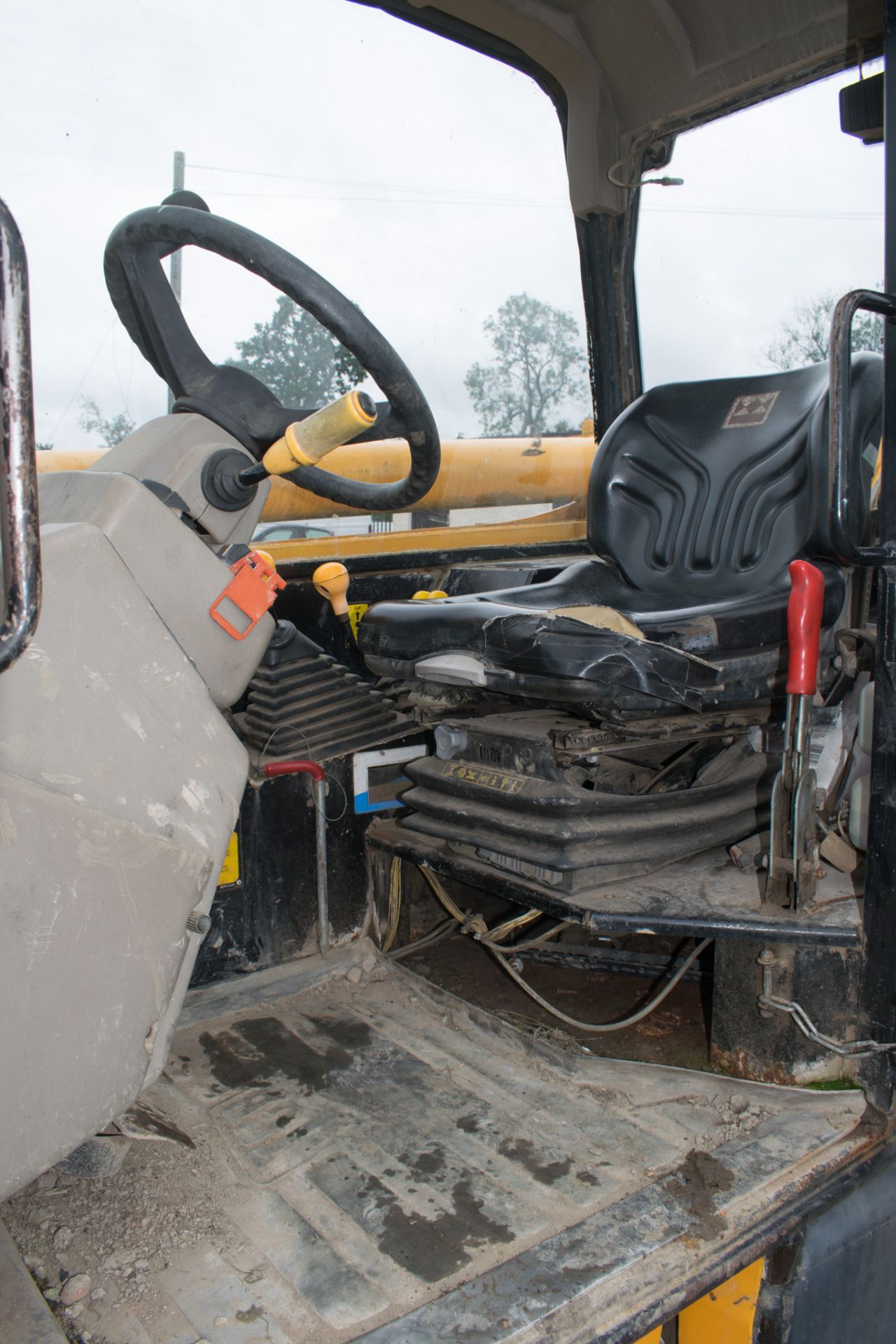 JCB 532 - 120 12 metre telescopic handler  Year: 2000 S/N: 777872 Recorded Hours: 7059 - Image 12 of 13