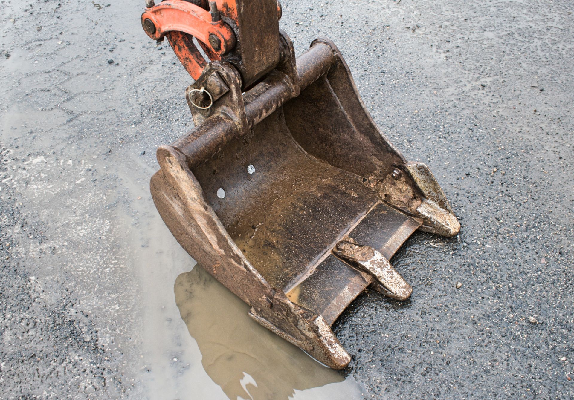 Kubota KX36-2 1.5 tonne rubber tracked excavator Year: 2004 S/N: 7058884 Recorded Hours: 2628 - Image 9 of 12