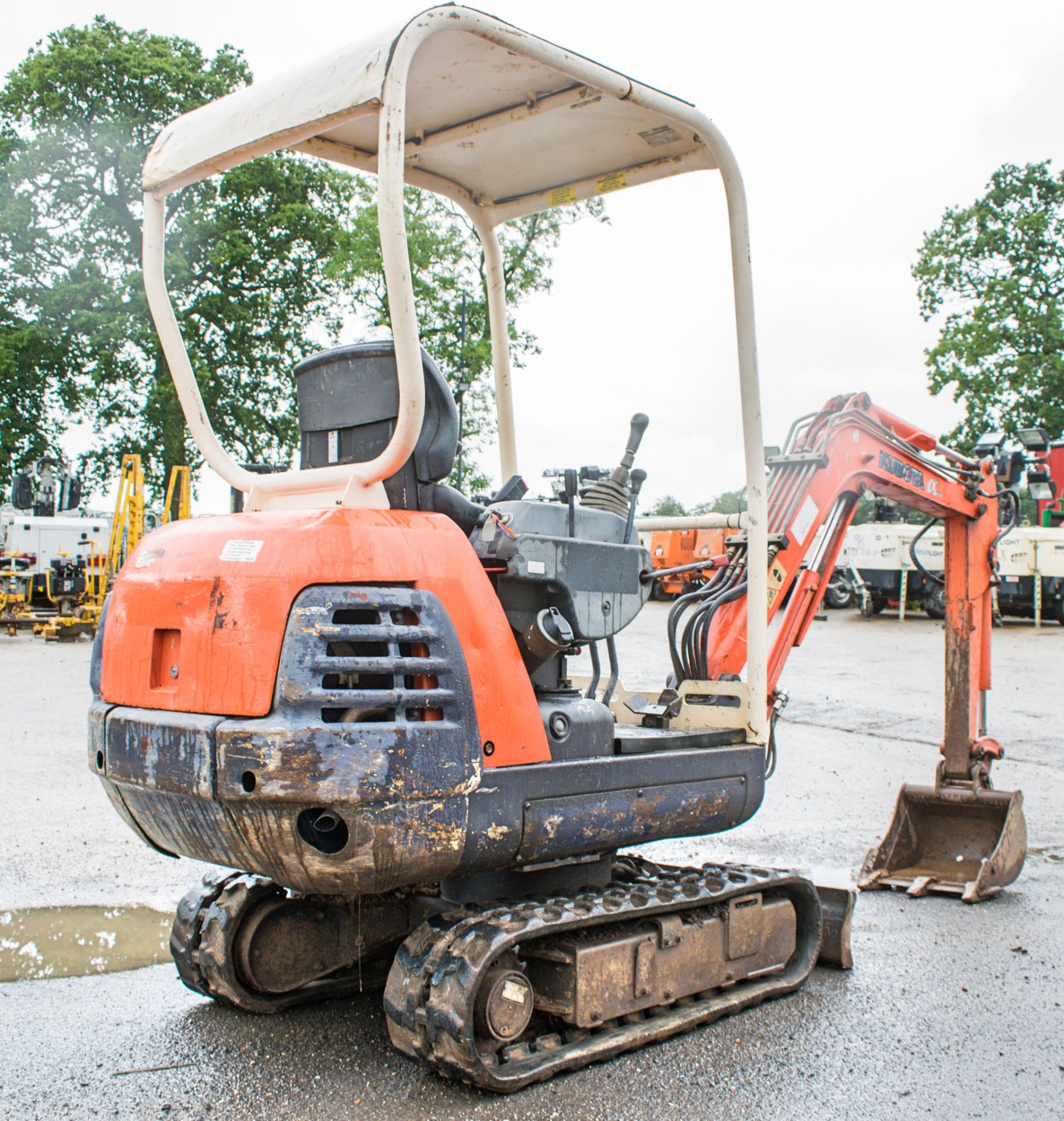 Kubota KX36-2 1.5 tonne rubber tracked excavator Year: 2004 S/N: 7058884 Recorded Hours: 2628 - Image 4 of 12