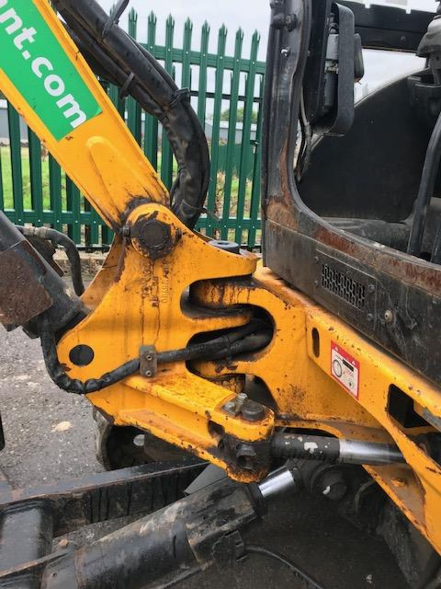 JCB 8025 ZTS 2.6 tonne rubber tracked zero tail swing mini excavator  Year: 2015 S/N: 2226815 - Bild 11 aus 18