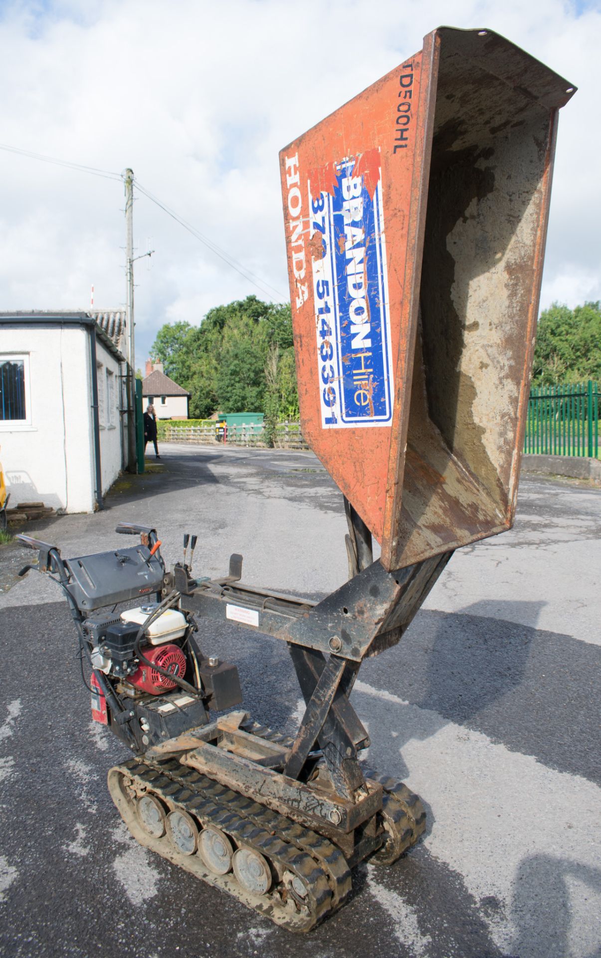 JOHNSON TD 500HL petrol driven walk behind high tip rubber tracked dumper Year: 2006 S/N: 1367