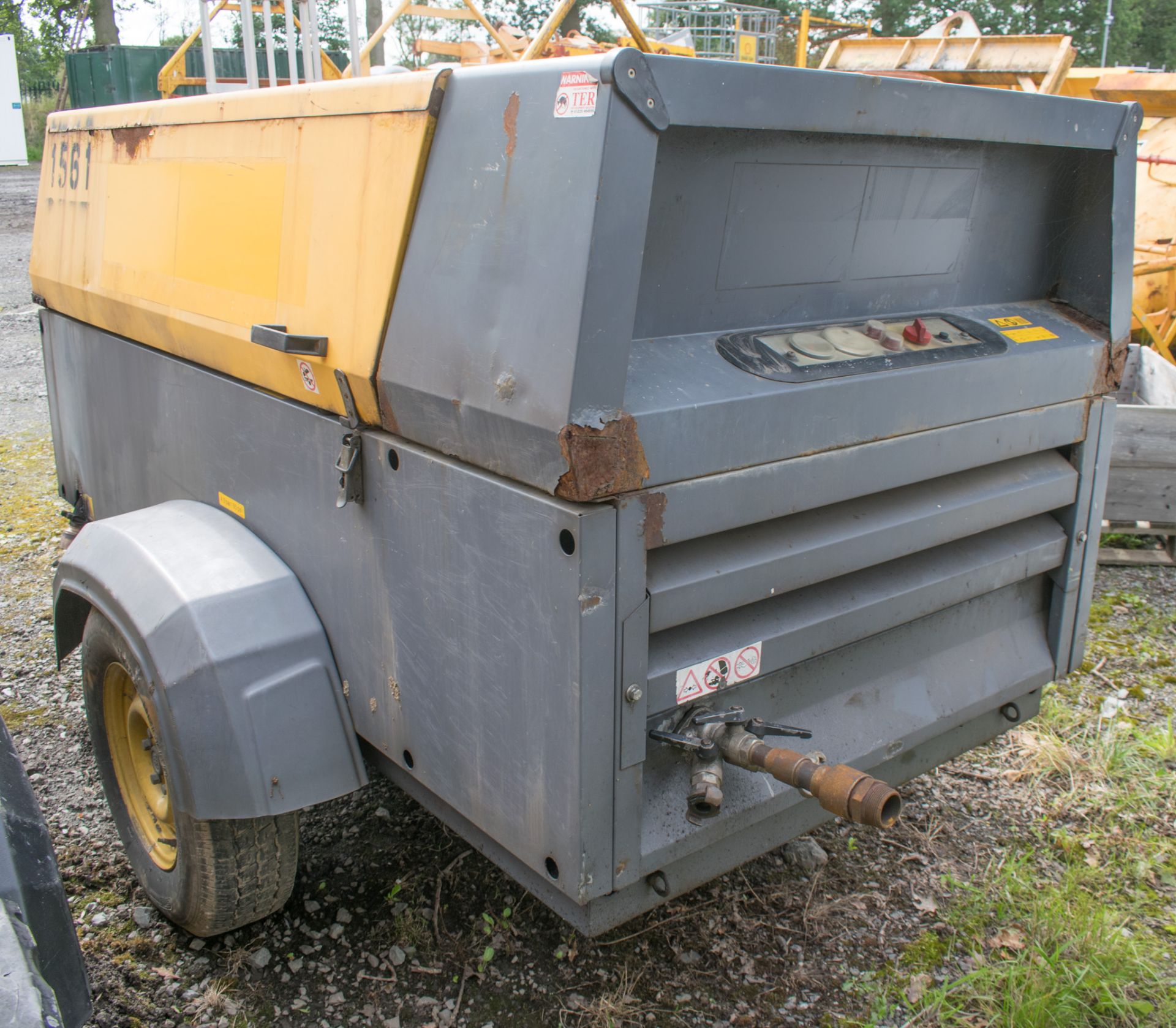 ATLAS COPCO XAS 137 diesel driven mobile air compressor Year: 2008 S/N: 703391 Recorded hours: - Image 2 of 4