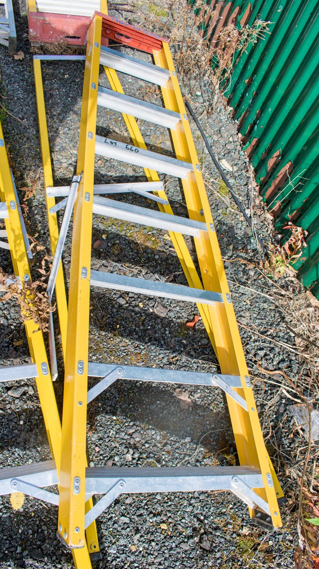 8 tread glass fibre framed step ladder