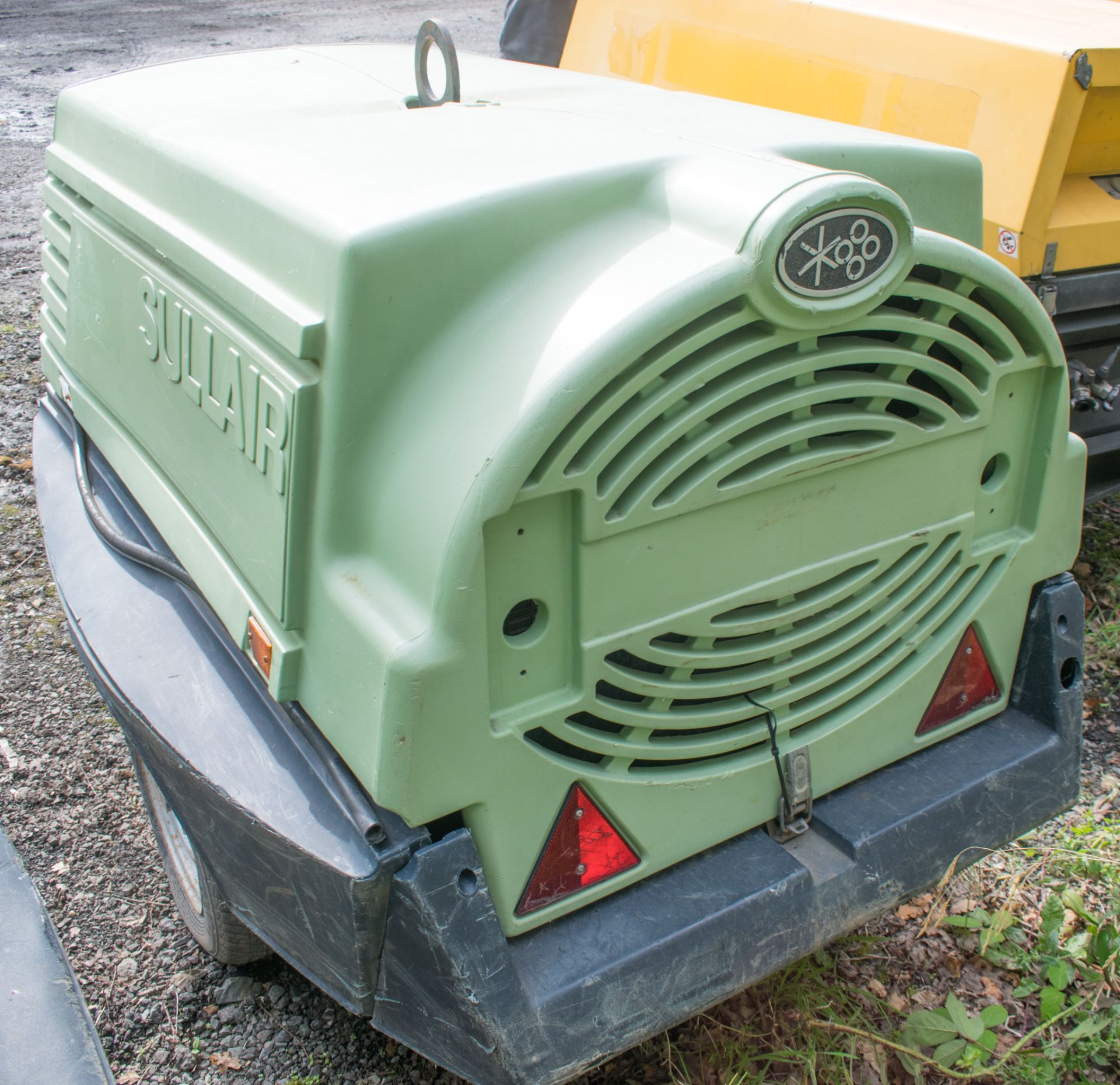SULLAIR 48K diesel driven mobile air compressor Year: 2007 S/N: 348805 Recorded hours: 957 1016 - Image 2 of 4