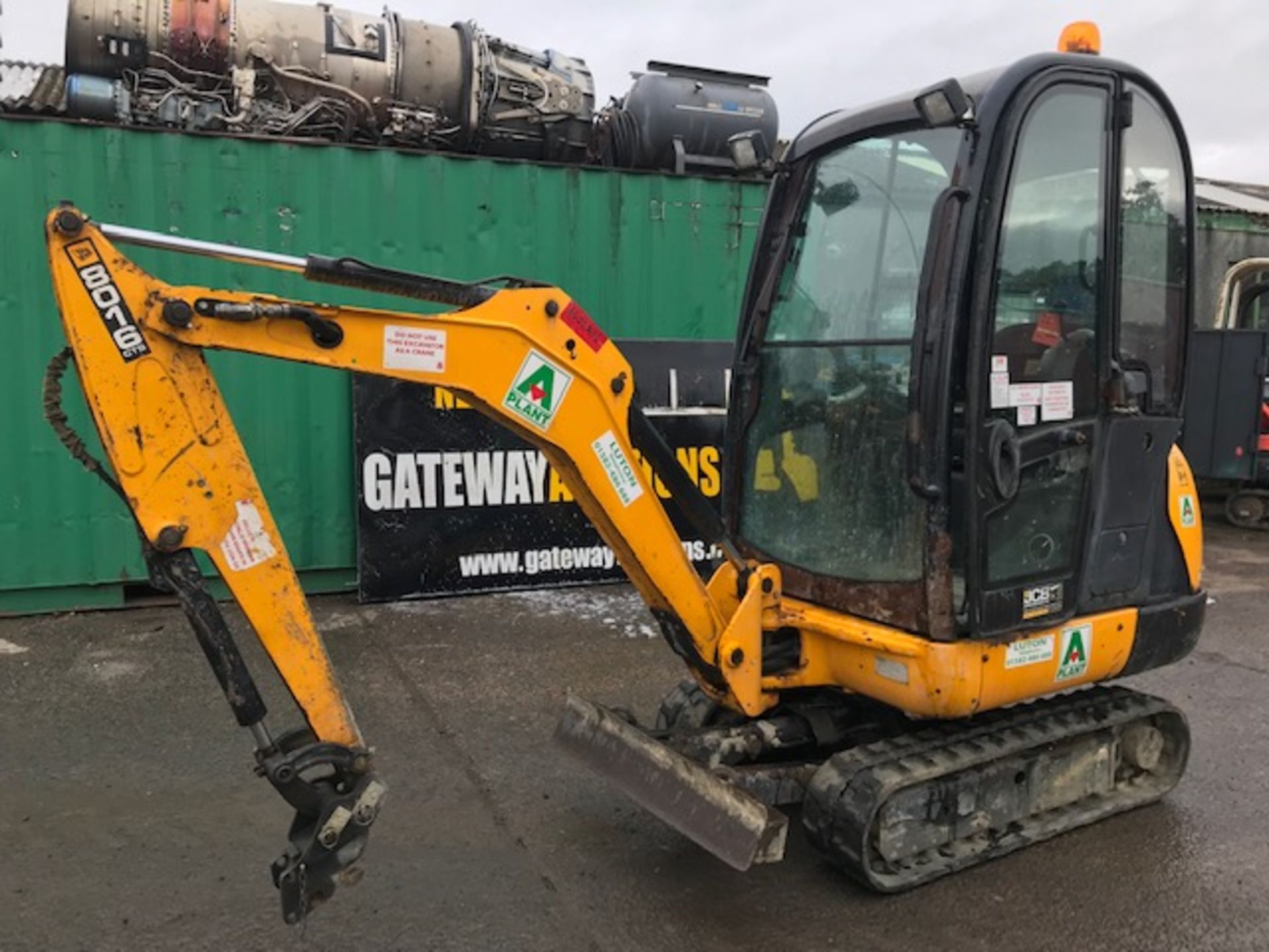 JCB 8016 1.5 tonne rubber tracked mini excavator  Year: 2013 S/N: 2071351 Recorded Hours: 1480 c/w