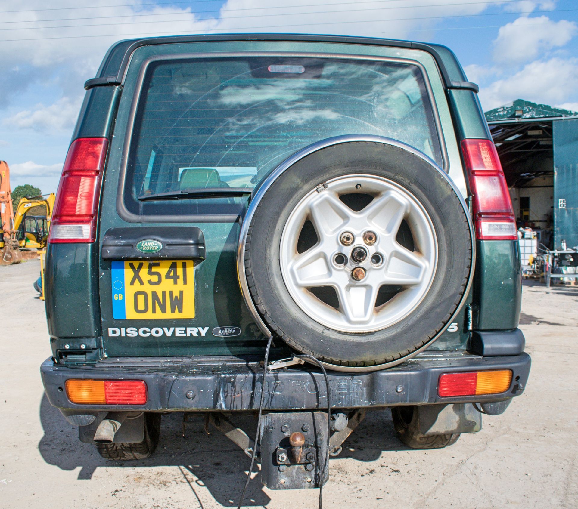 Landrover Discovery TD5 ES 2.5 TD5 Automatic 5 door 4 wheel drive vehicle  Reg No; X541 ONW  Date of - Image 6 of 9