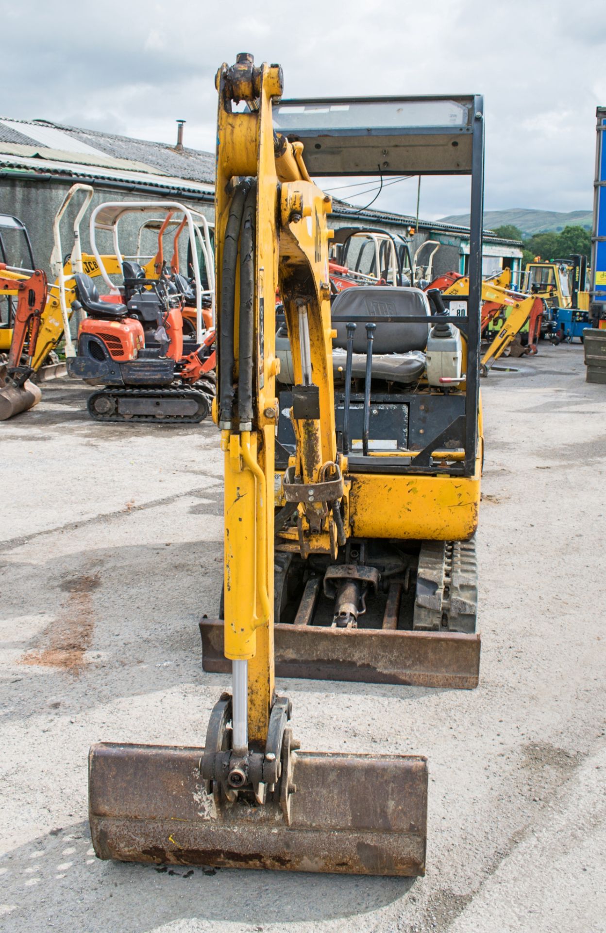 JCB 8015 1.5 tonne rubber tracked mini excavator Year: 2004 S/N: 1020825 Recorded Hours: 3032 - Image 5 of 12
