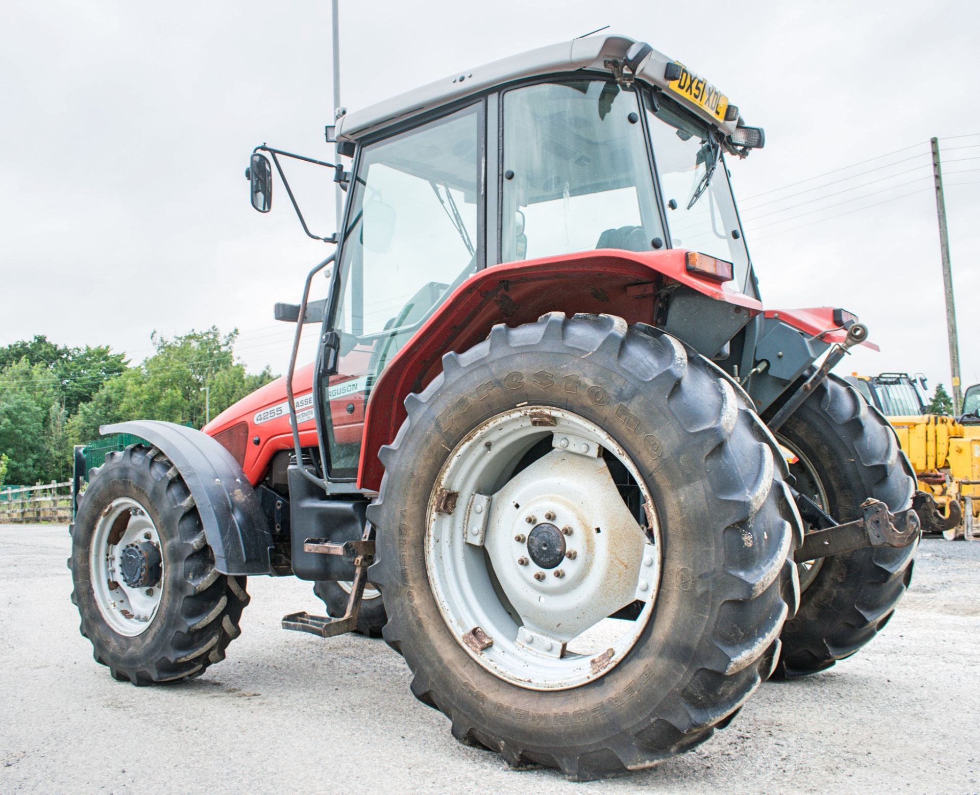 Massey Ferguson 4255 tractor Year: 2001 Recorded Hours: 4934 - Image 4 of 14