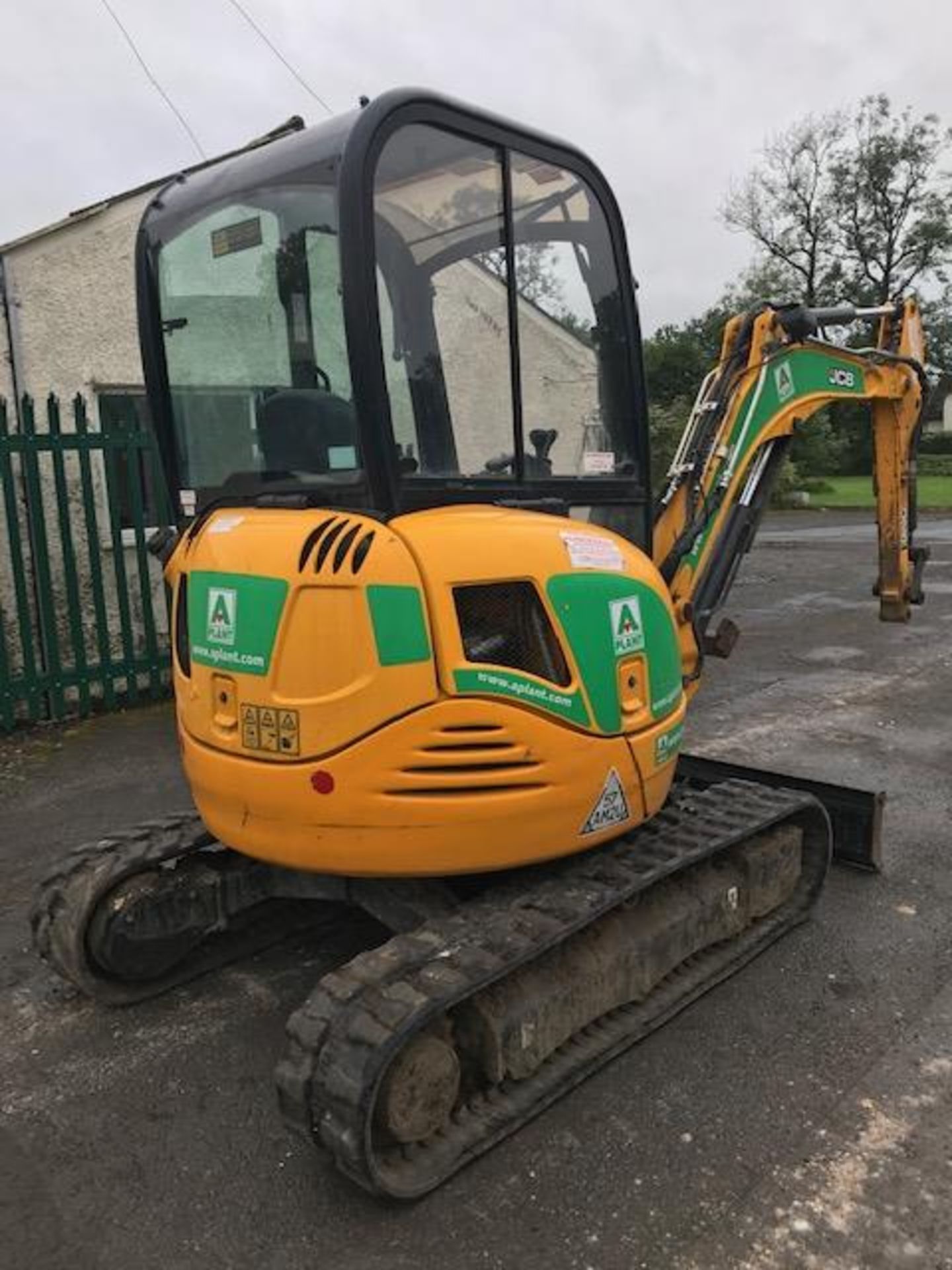 JCB 8025 ZTS 2.6 tonne rubber tracked zero tail swing mini excavator  Year: 2015 S/N: 2226815 - Image 3 of 18