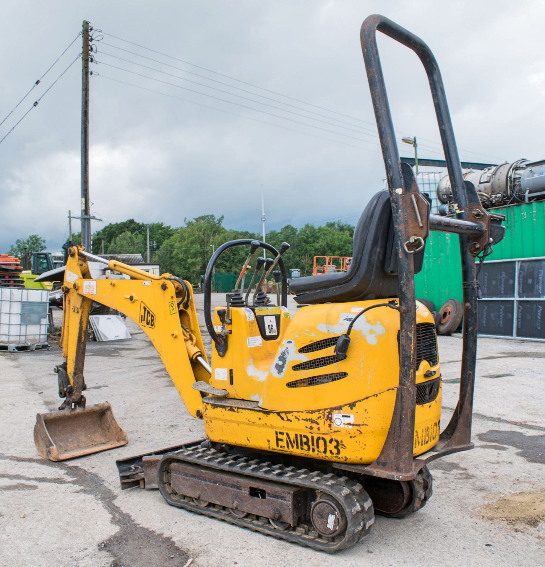 JCB 8008 0.8 tonne rubber tracked micro excavator Year: 2005 S/N: 1148543 Recorded Hours: 2981 blade - Bild 3 aus 12