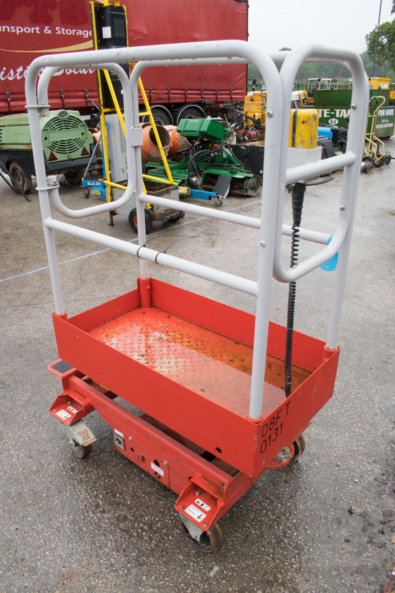 Pop-up battery electric push along scissor lift 08FT0131 - Image 2 of 2