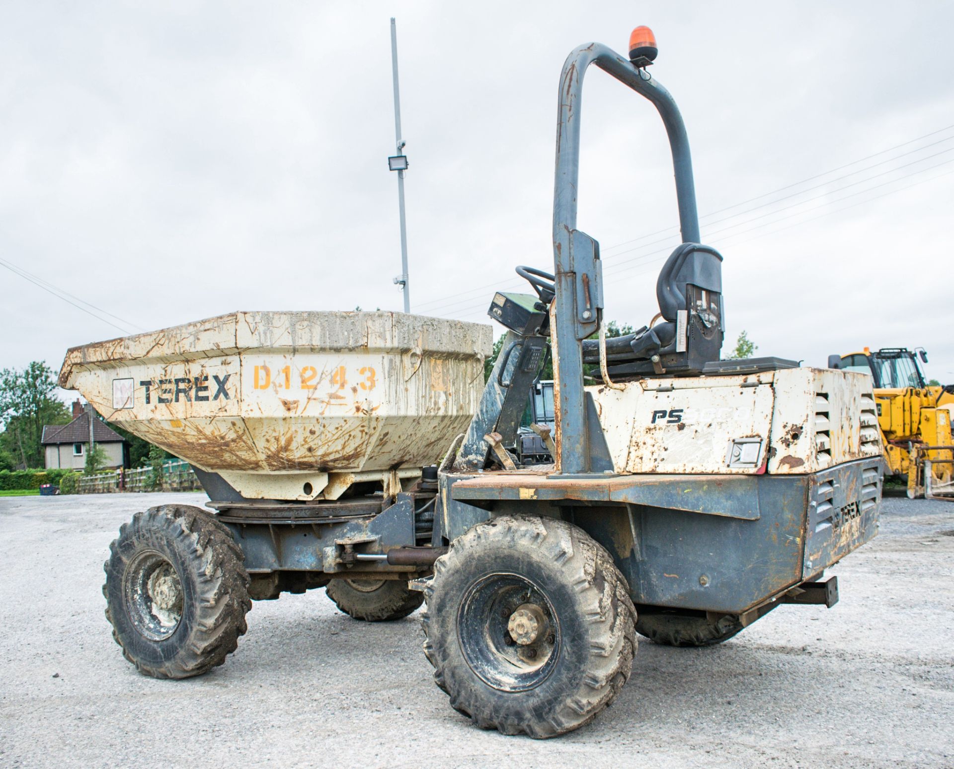 Benford Terex 3 tonne swivel skip dumper Year: 2006 S/N: E604FS116 Recorded Hours: 2146 D1243 - Image 3 of 15