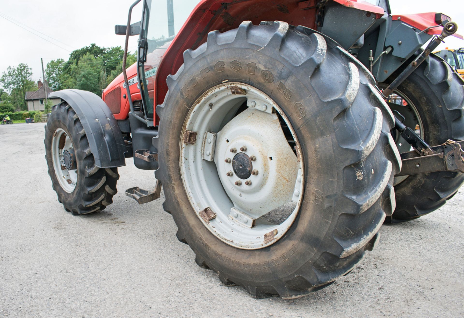 Massey Ferguson 4255 tractor Year: 2001 Recorded Hours: 4934 - Image 7 of 14