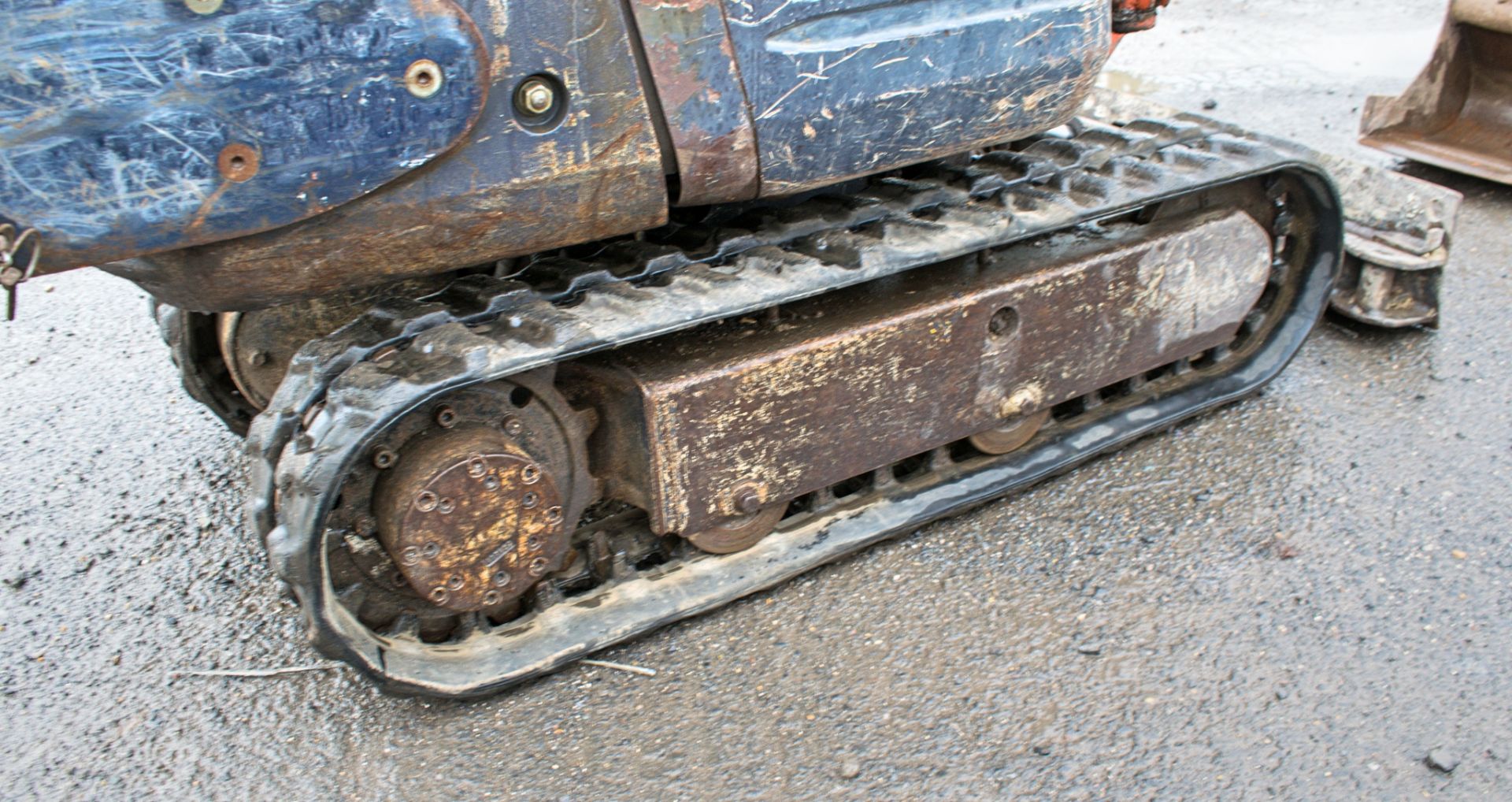 Kubota K008-3 0.8 tonne rubber tracked micro excavator Year: 2008 S/N: 18177 Recorded Hours: 2471 - Bild 8 aus 13