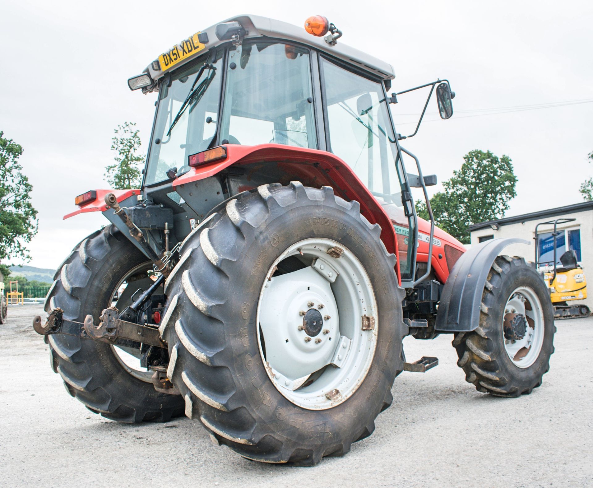 Massey Ferguson 4255 tractor Year: 2001 Recorded Hours: 4934 - Image 3 of 14