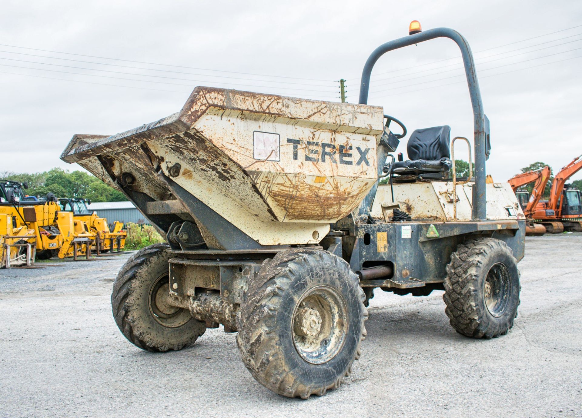 Benford Terex 3 tonne swivel skip dumper Year: 2006 S/N: E604FS116 Recorded Hours: 2146 D1243