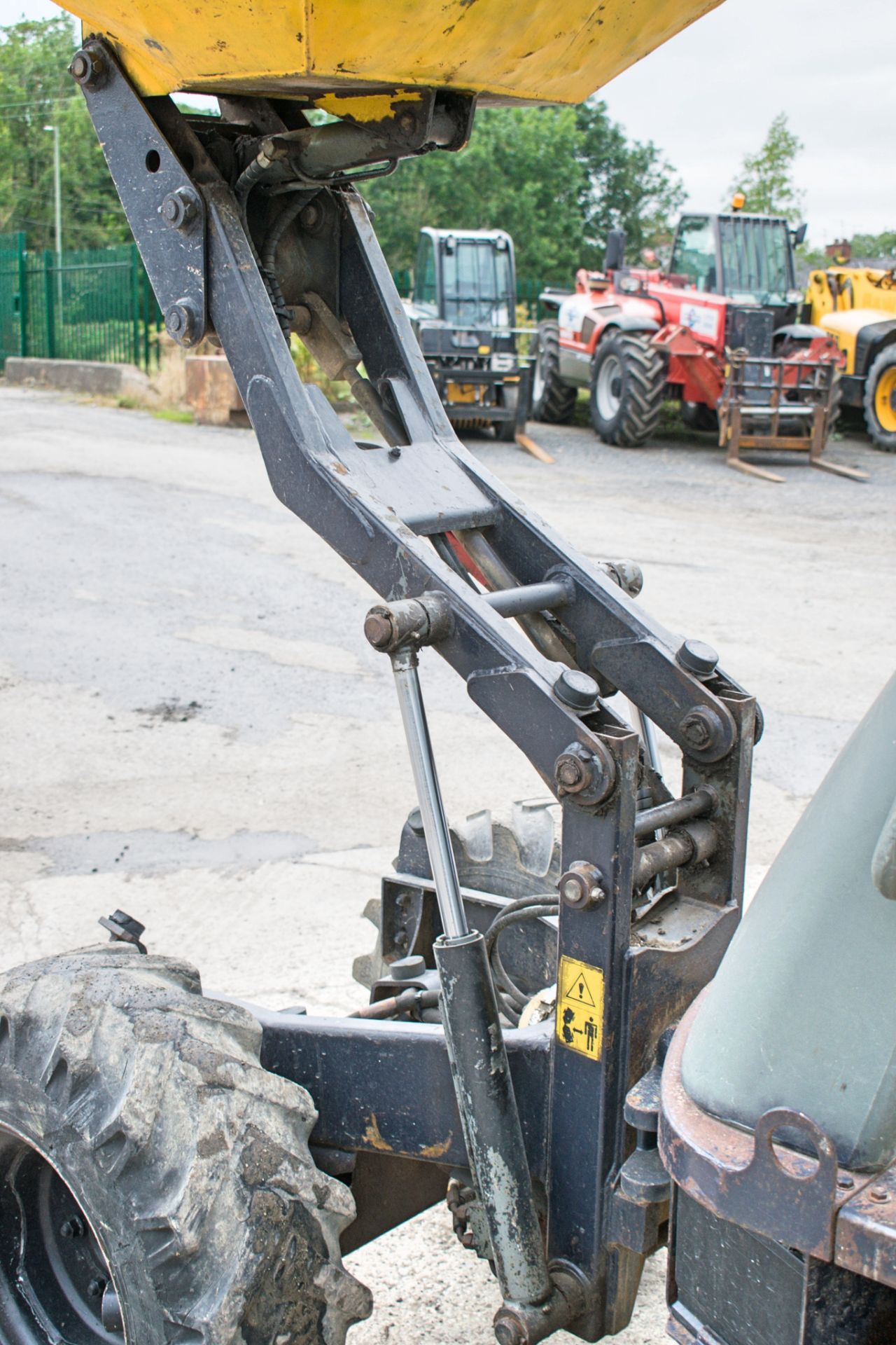 Lifton 850 850kg hi-tip dumper Year: 2003 S/N: 000661 Recorded Hours: 1679 W00DM675 - Image 12 of 14