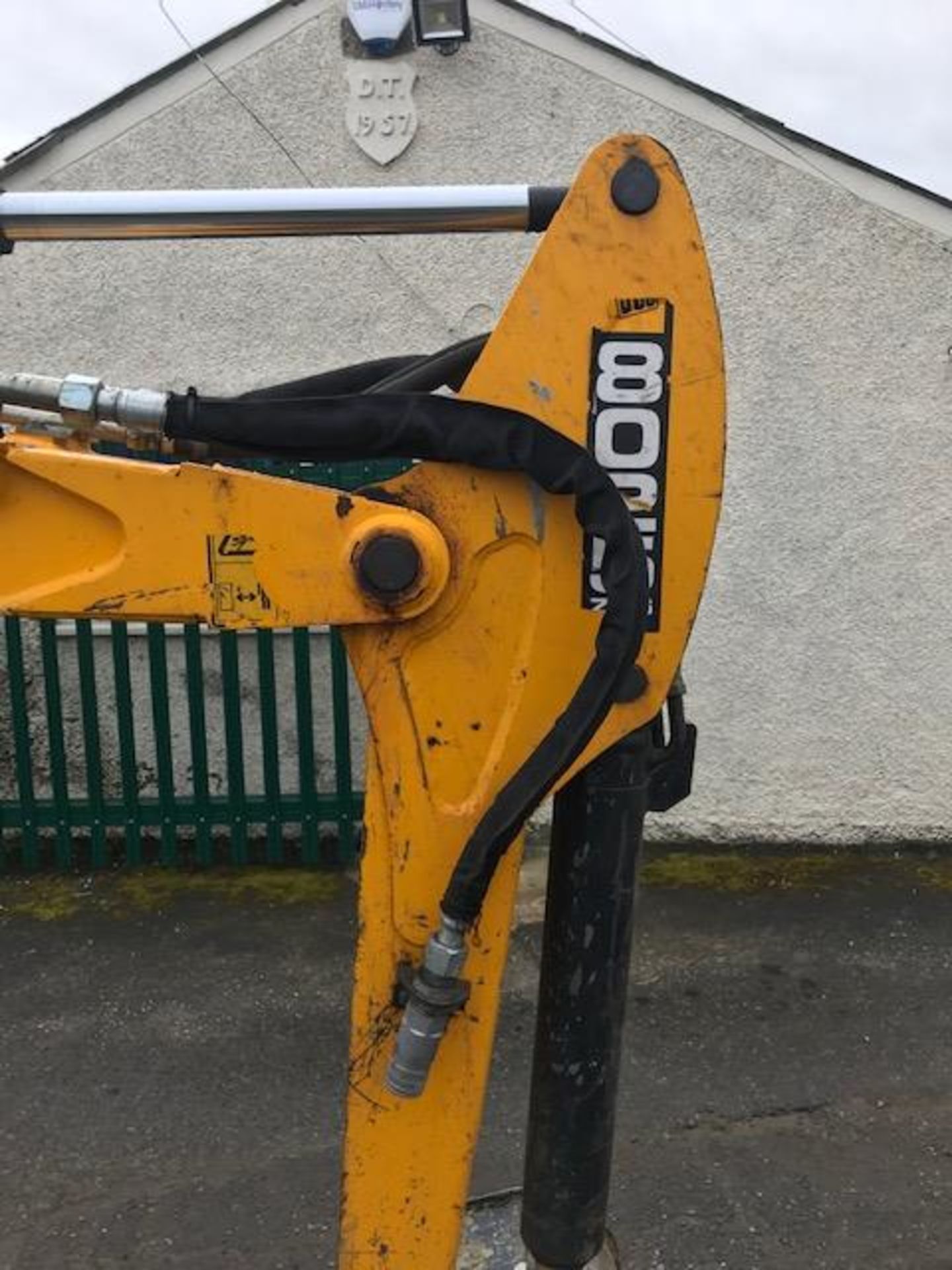 JCB 8025 ZTS 2.6 tonne rubber tracked zero tail swing mini excavator Year: 2013 S/N: 02226106 - Image 6 of 18