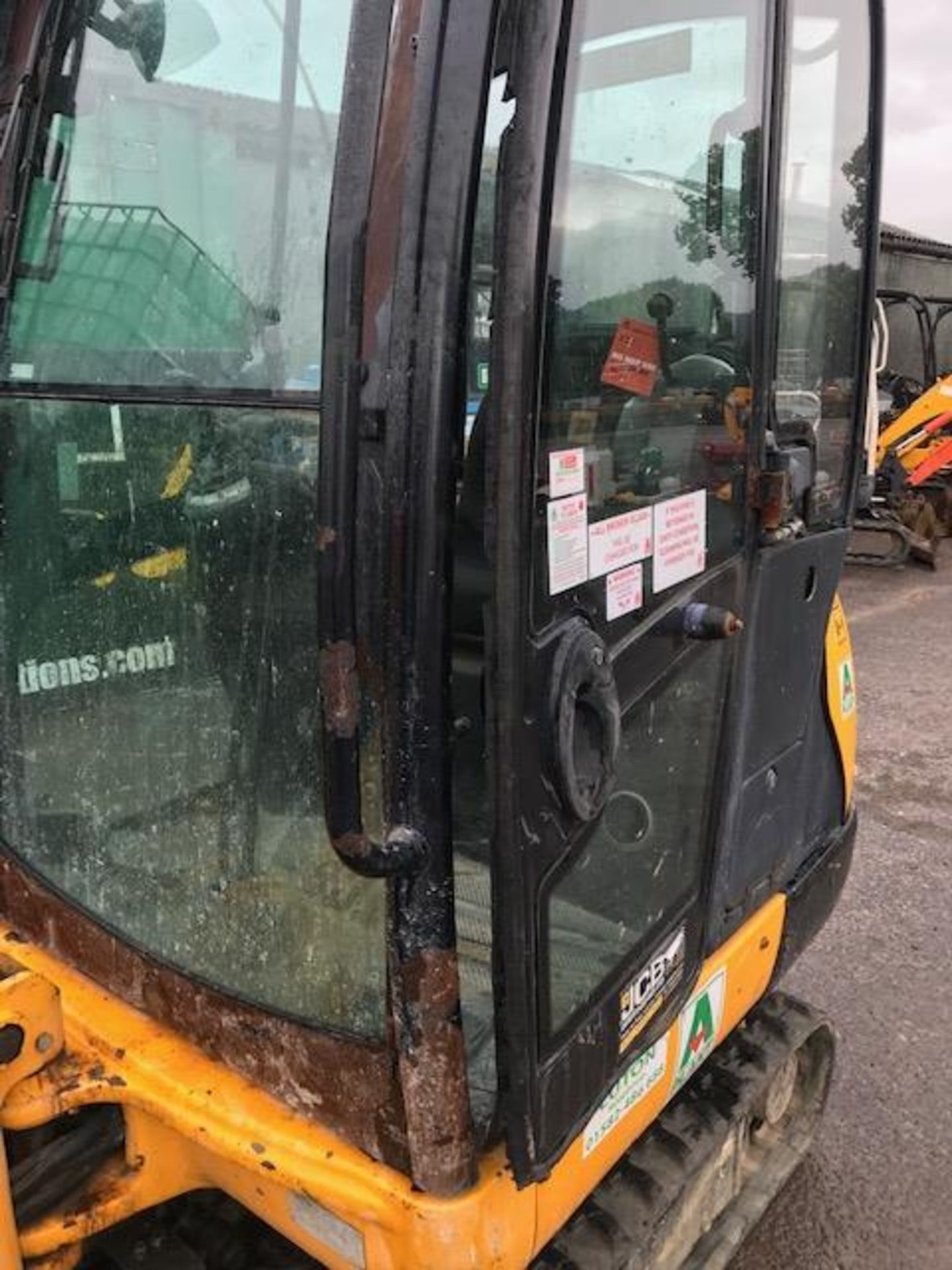 JCB 8016 1.5 tonne rubber tracked mini excavator  Year: 2013 S/N: 2071351 Recorded Hours: 1480 c/w - Image 14 of 18