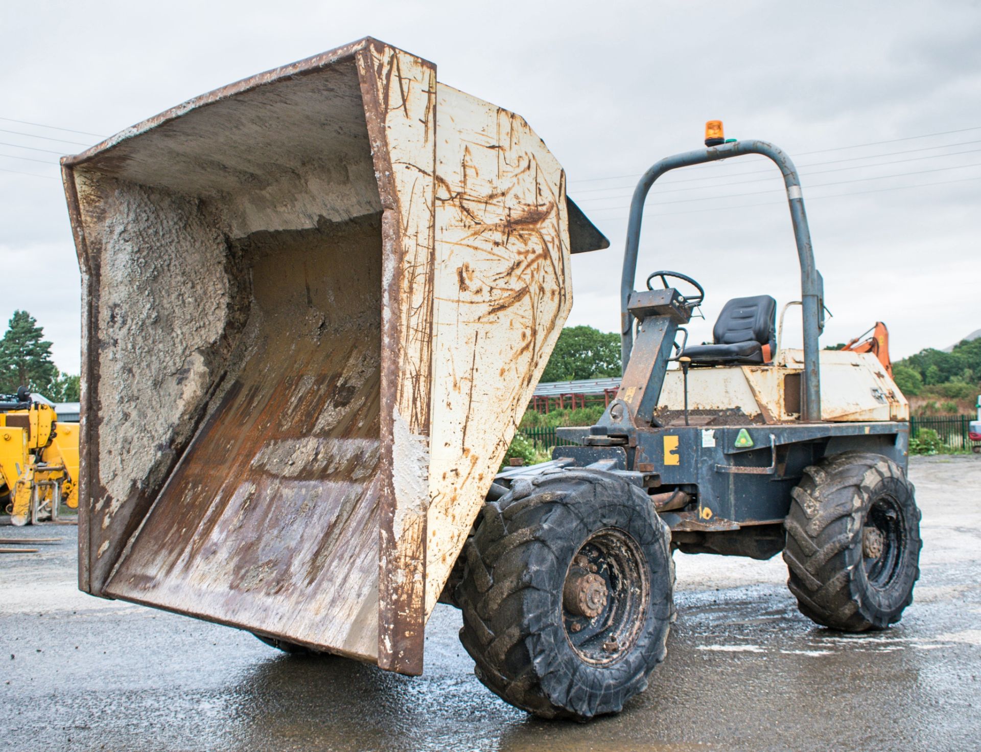 Benford Terex 6 tonne straight skip dumper Year: 2006 S/N: E601FJ103 Recorded Hours: Not - Image 11 of 15