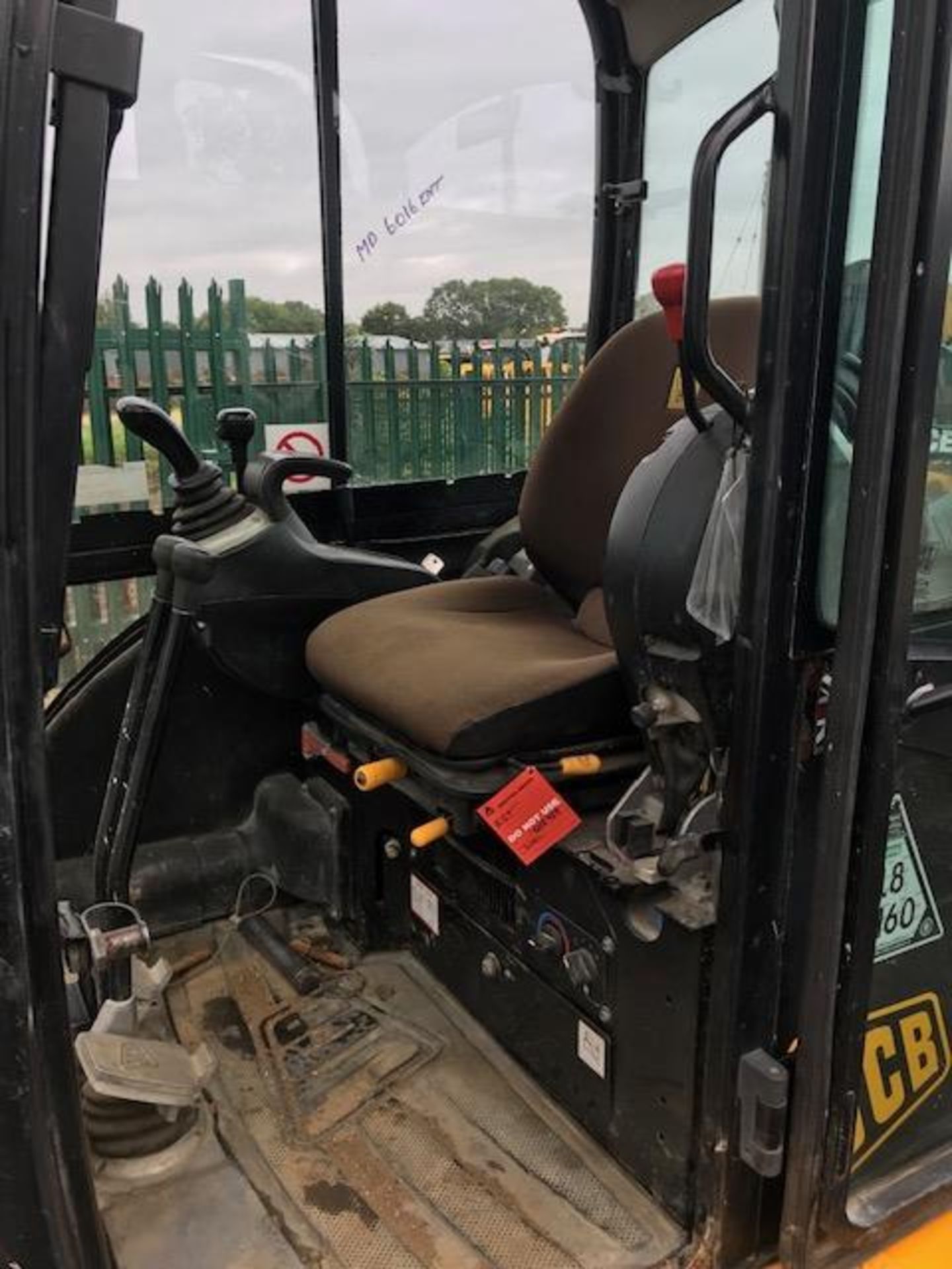 JCB 8025 ZTS 2.6 tonne rubber tracked zero tail swing mini excavator Year: 2013 S/N: 02226106 - Image 18 of 18