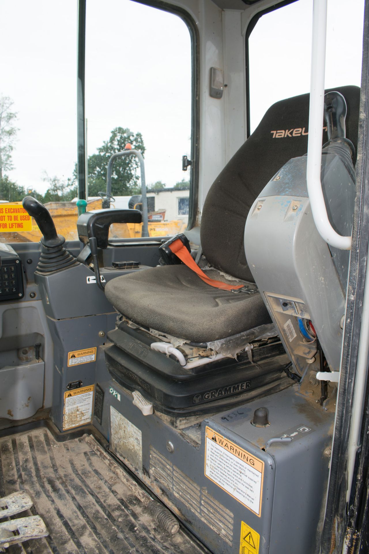 Takeuchi TB 228 2.8 tonne rubber tracked mini excavator  Year: 2014 S/N: 122803281 Recorded Hours: - Image 12 of 14