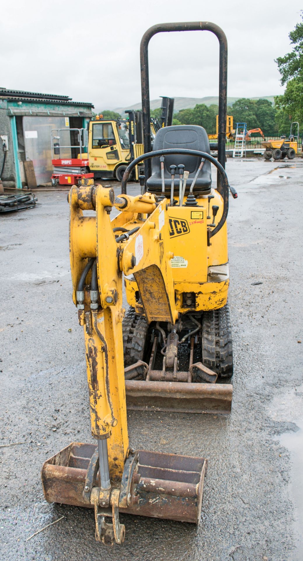 JCB 8008 0.8 tonne rubber tracked micro excavator Year: 2006 S/N: 1148840 Recorded Hours: 747 blade, - Image 5 of 12