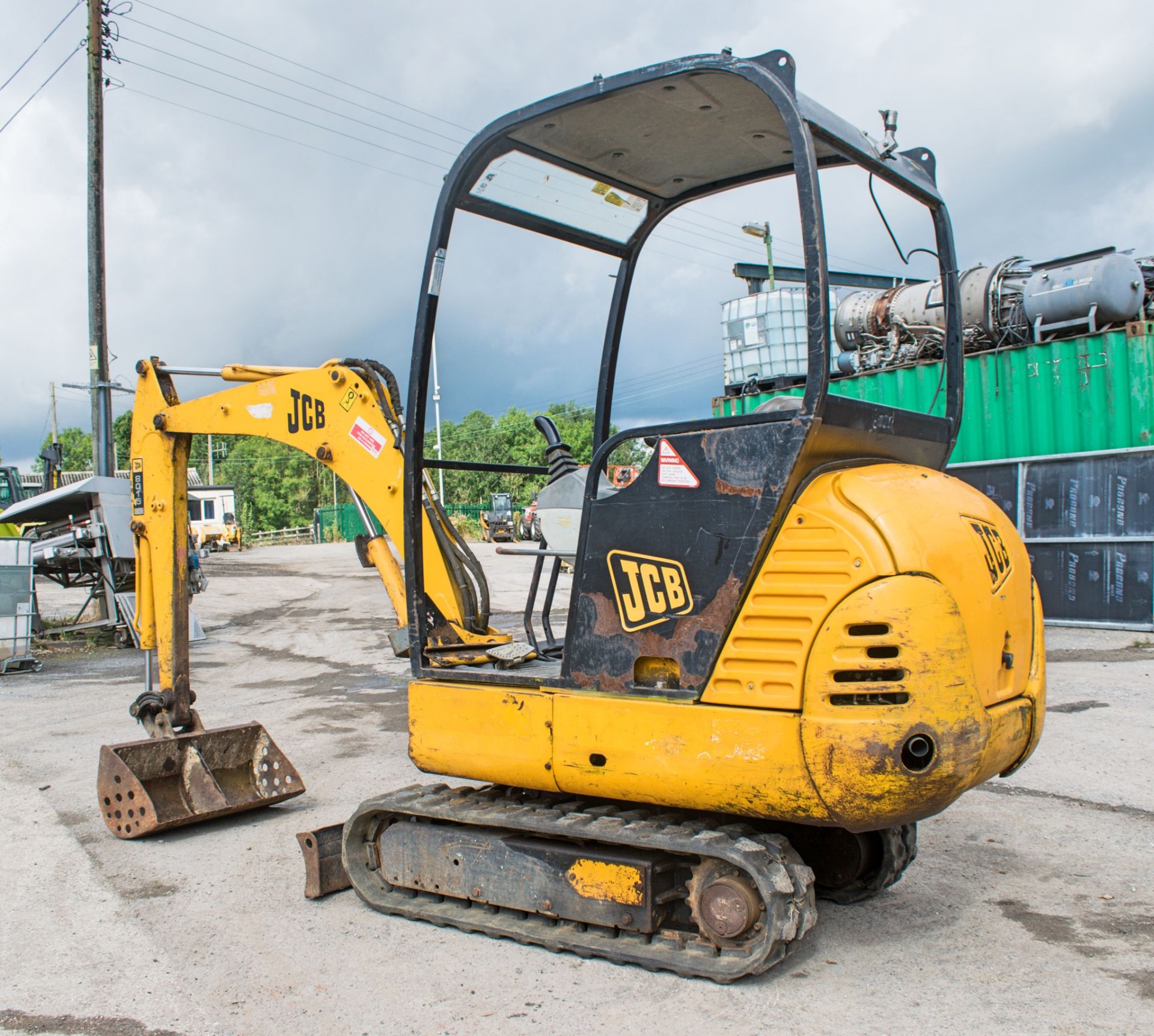 JCB 8015 1.5 tonne rubber tracked mini excavator Year: 2004 S/N: 1020825 Recorded Hours: 3032 - Image 3 of 12