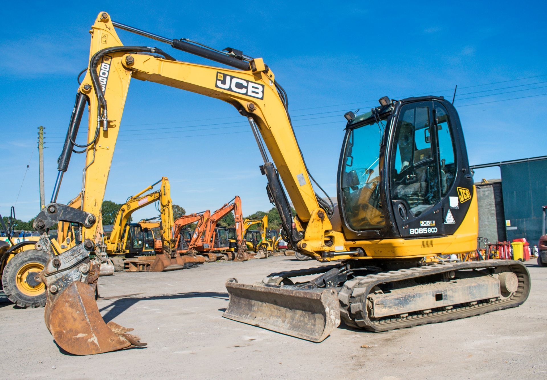 JCB 8085 ZTS 8.5 tonne rubber tracked excavator Year: 2013 S/N: 1073047 Recorded Hours: 95075 (Clock