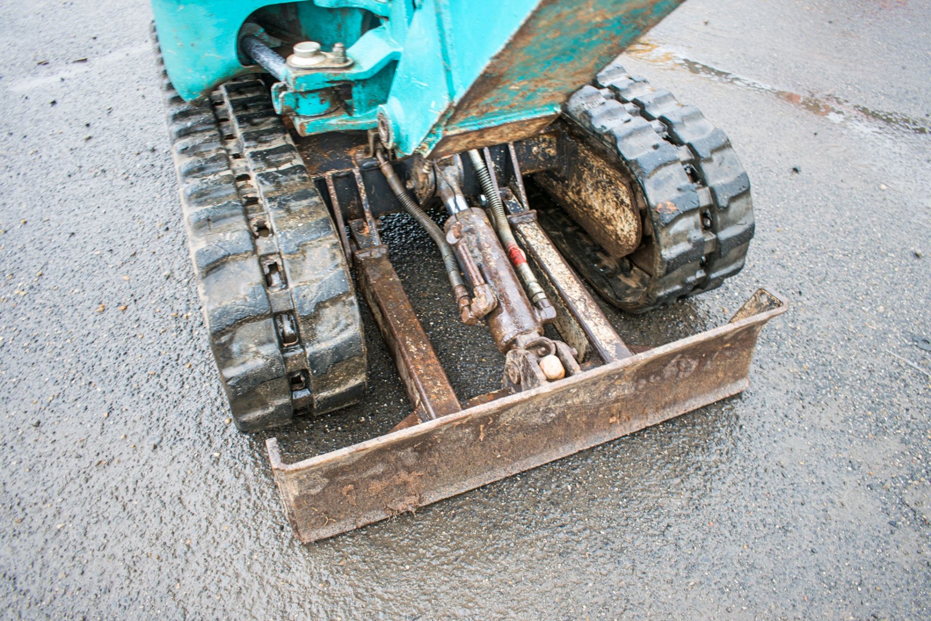 Kubota K008 0.8 tonne rubber tracked excavator Year: S/N: Recorded Hours: 3423 blade, expandable - Image 10 of 12